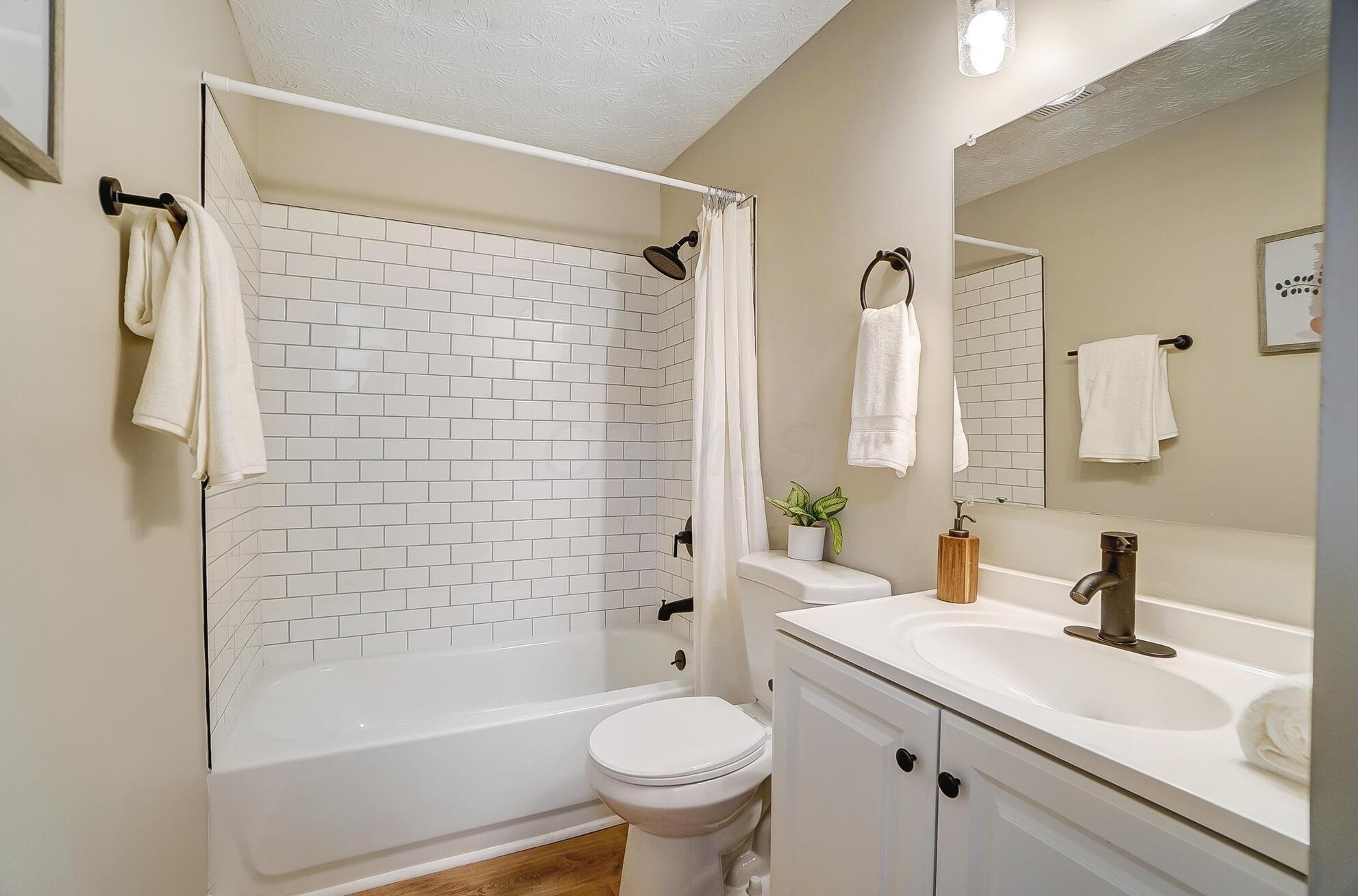 3137 Sandridge Ave, Columbus OH 43224-1847 exterior