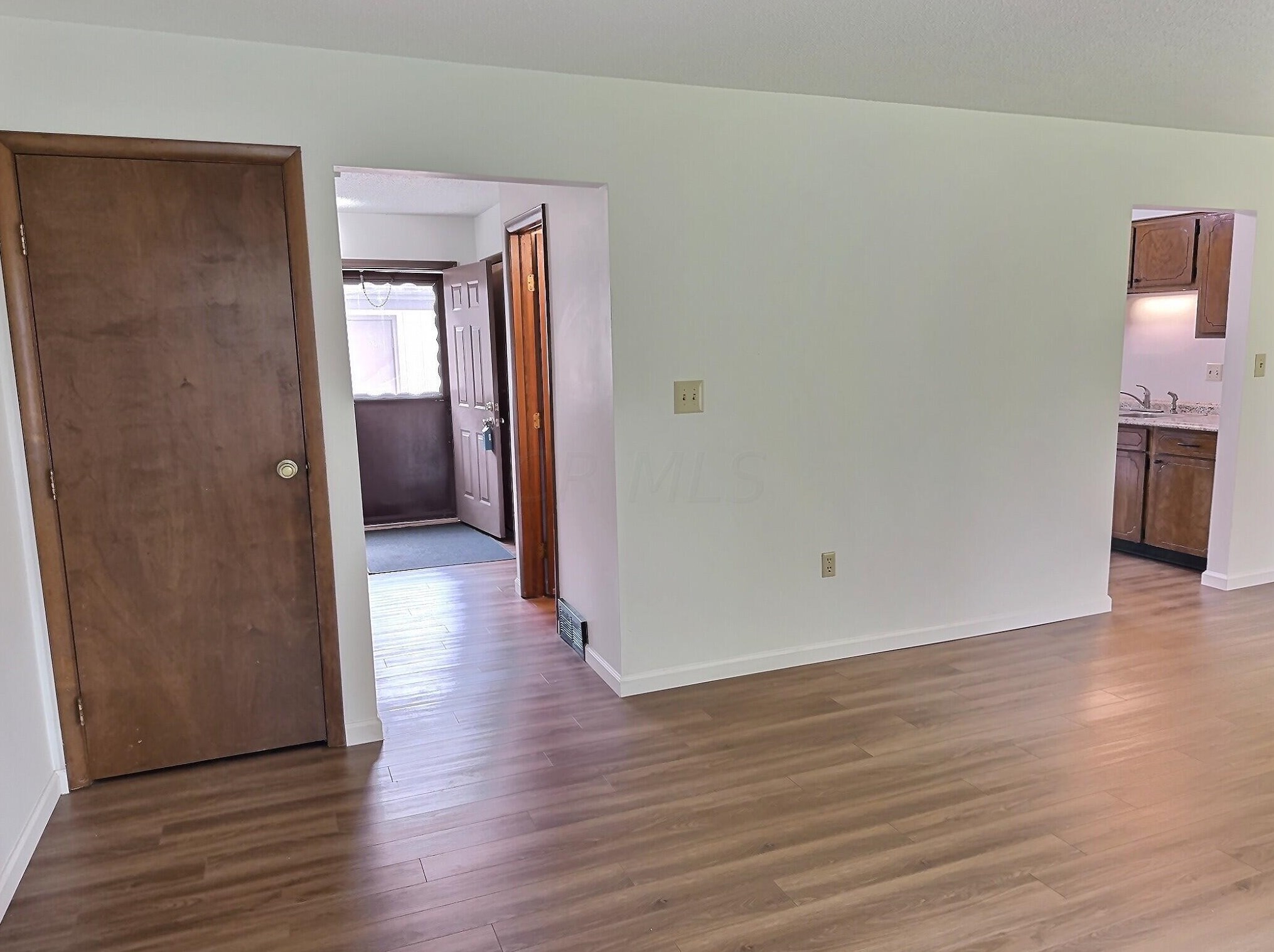 875 Tamara Dr, Columbus OH 43230-3273 exterior