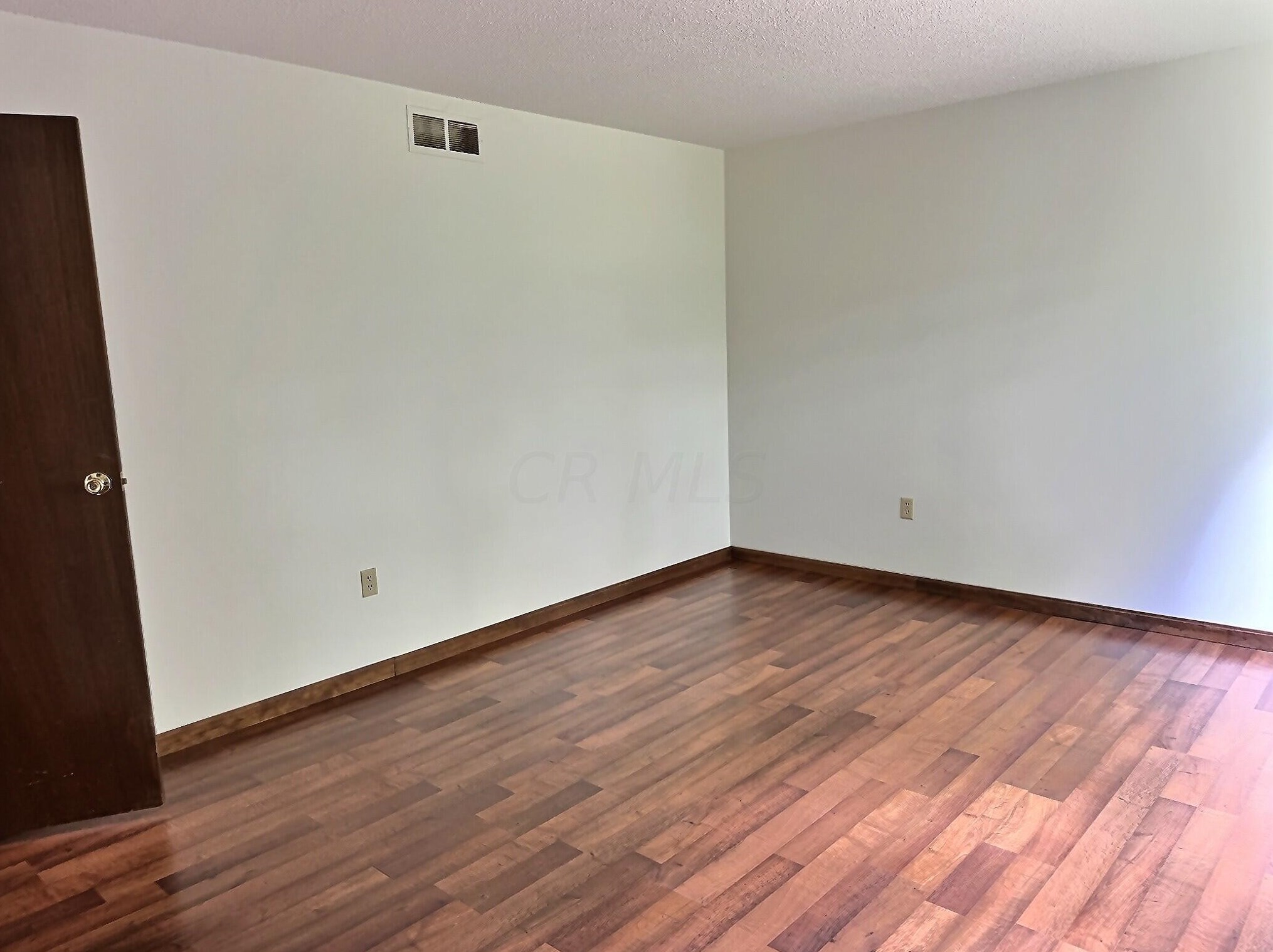 875 Tamara Dr, Columbus OH 43230-3273 exterior