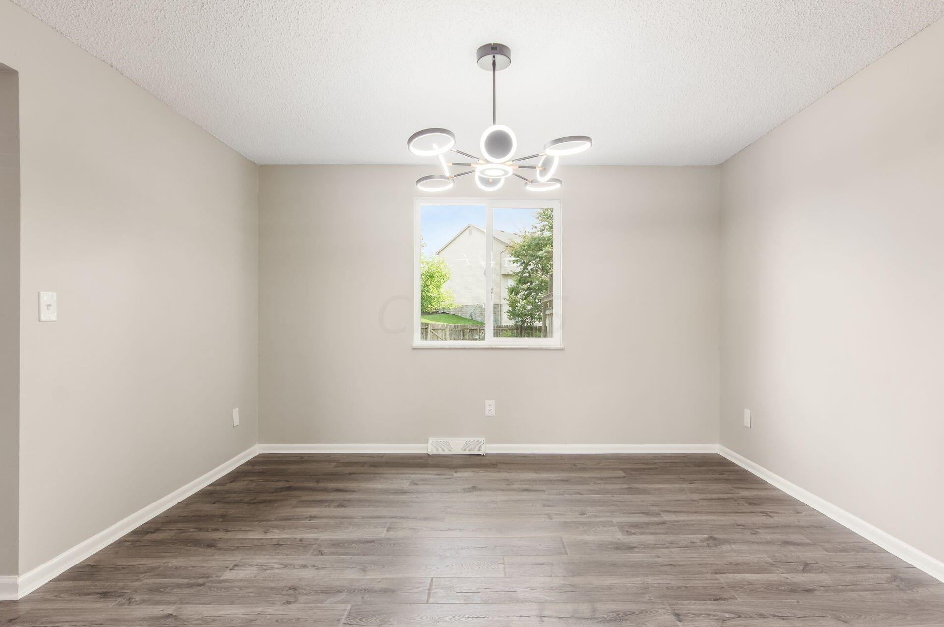 260 Helmbright Dr, Columbus OH  43230-3236 exterior