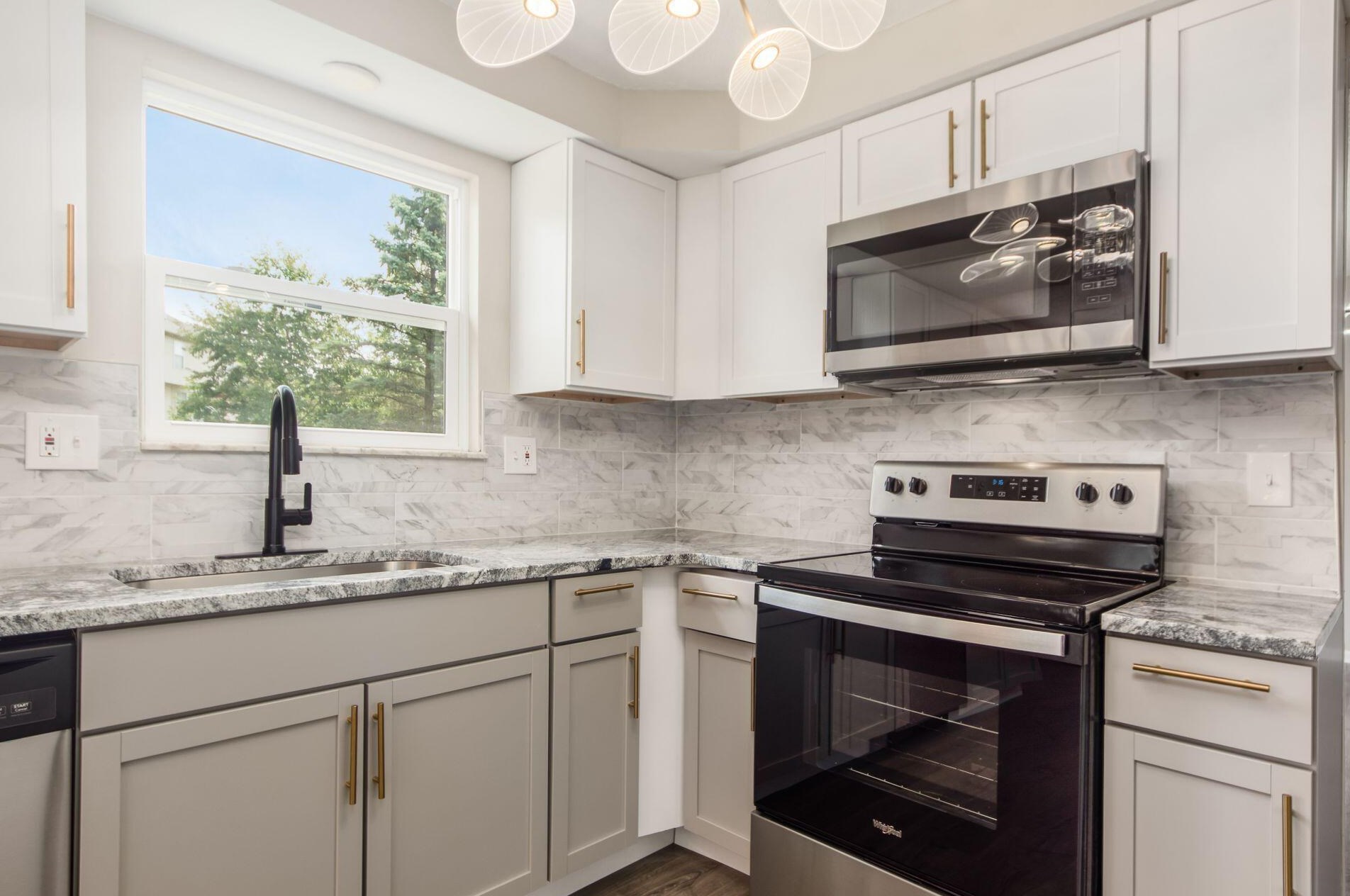 260 Helmbright Dr, Columbus OH  43230-3236 exterior