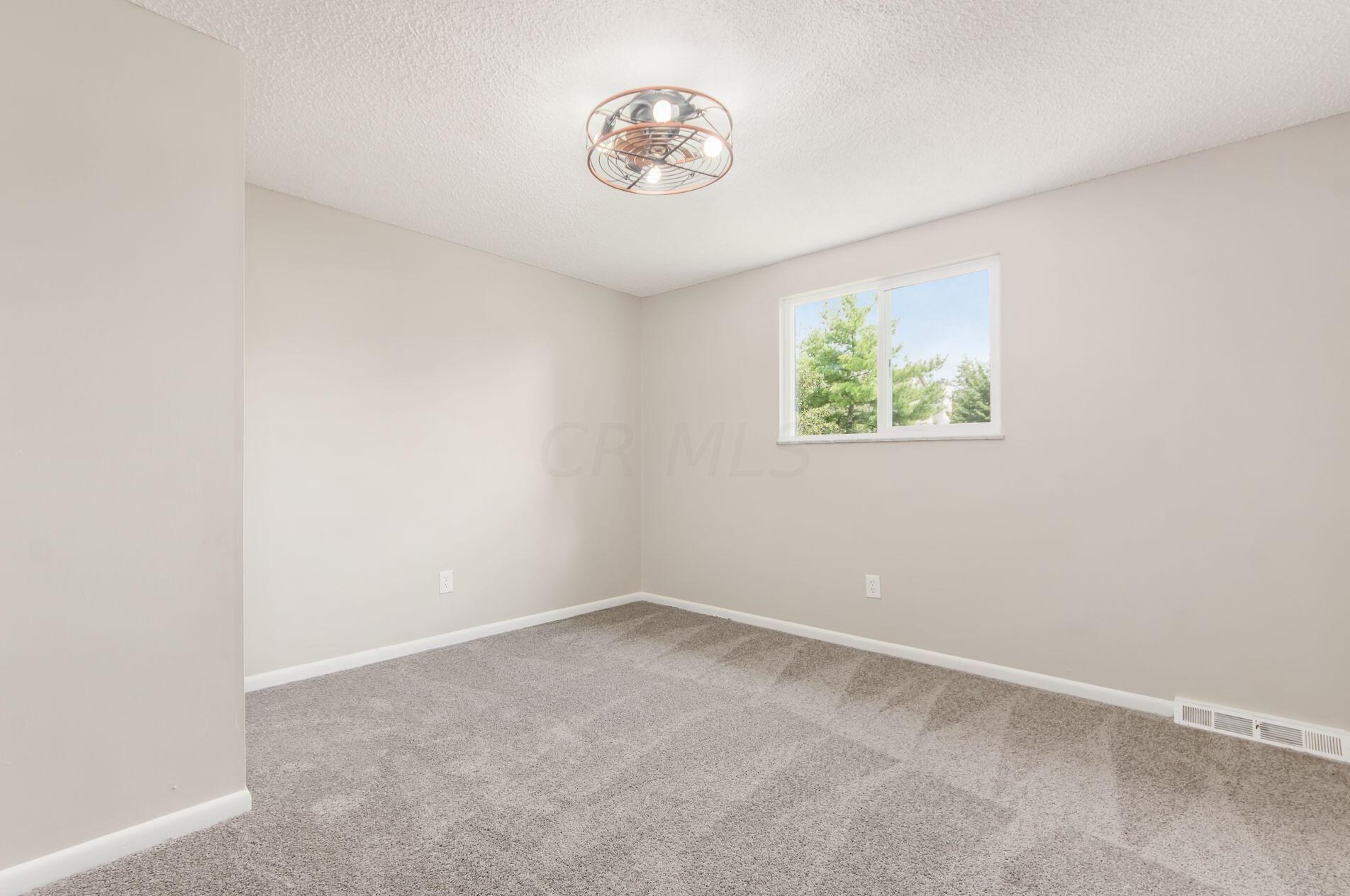 260 Helmbright Dr, Columbus OH  43230-3236 exterior