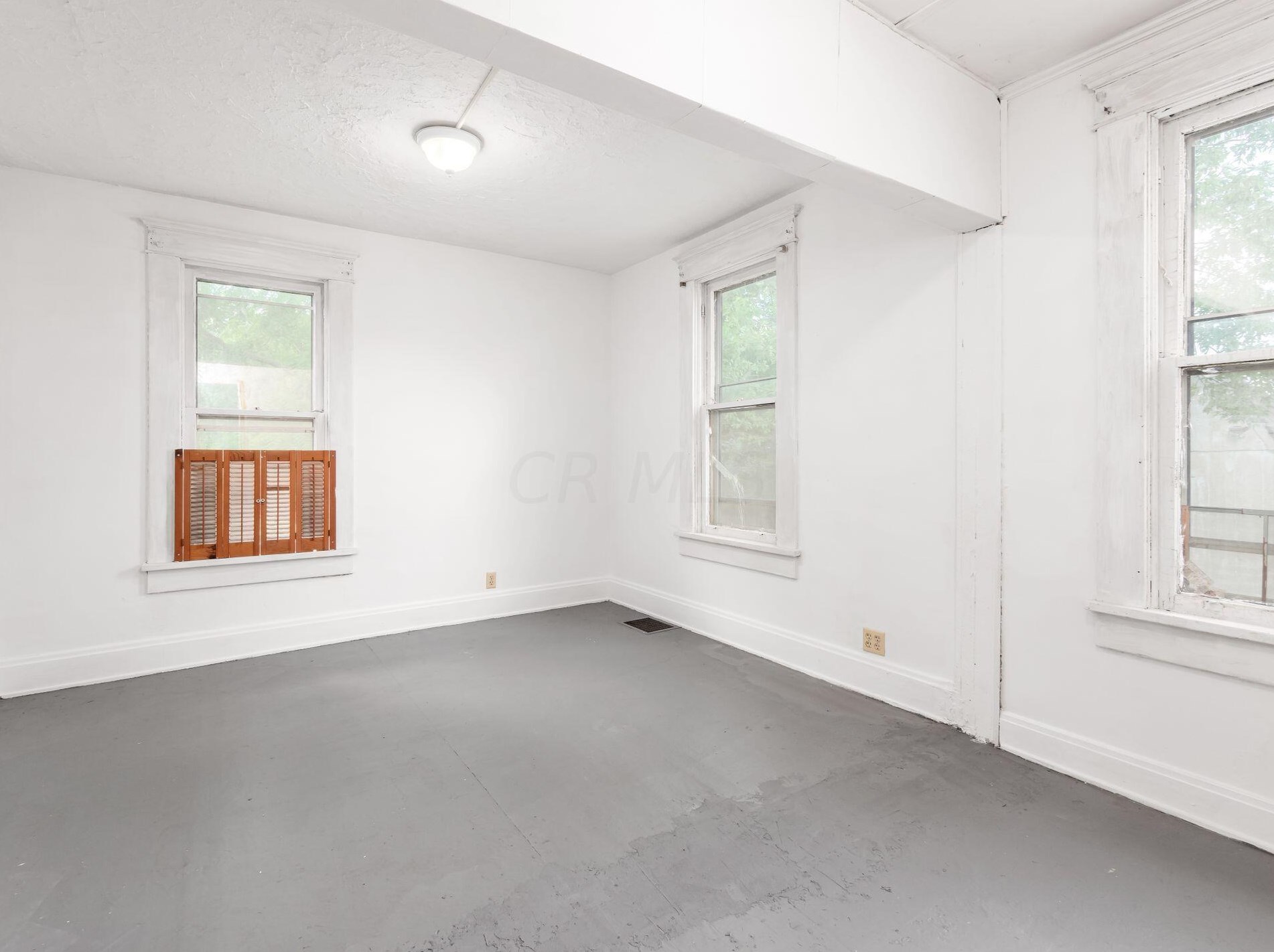 100 Colton Rd, Columbus OH 43207-3840 exterior