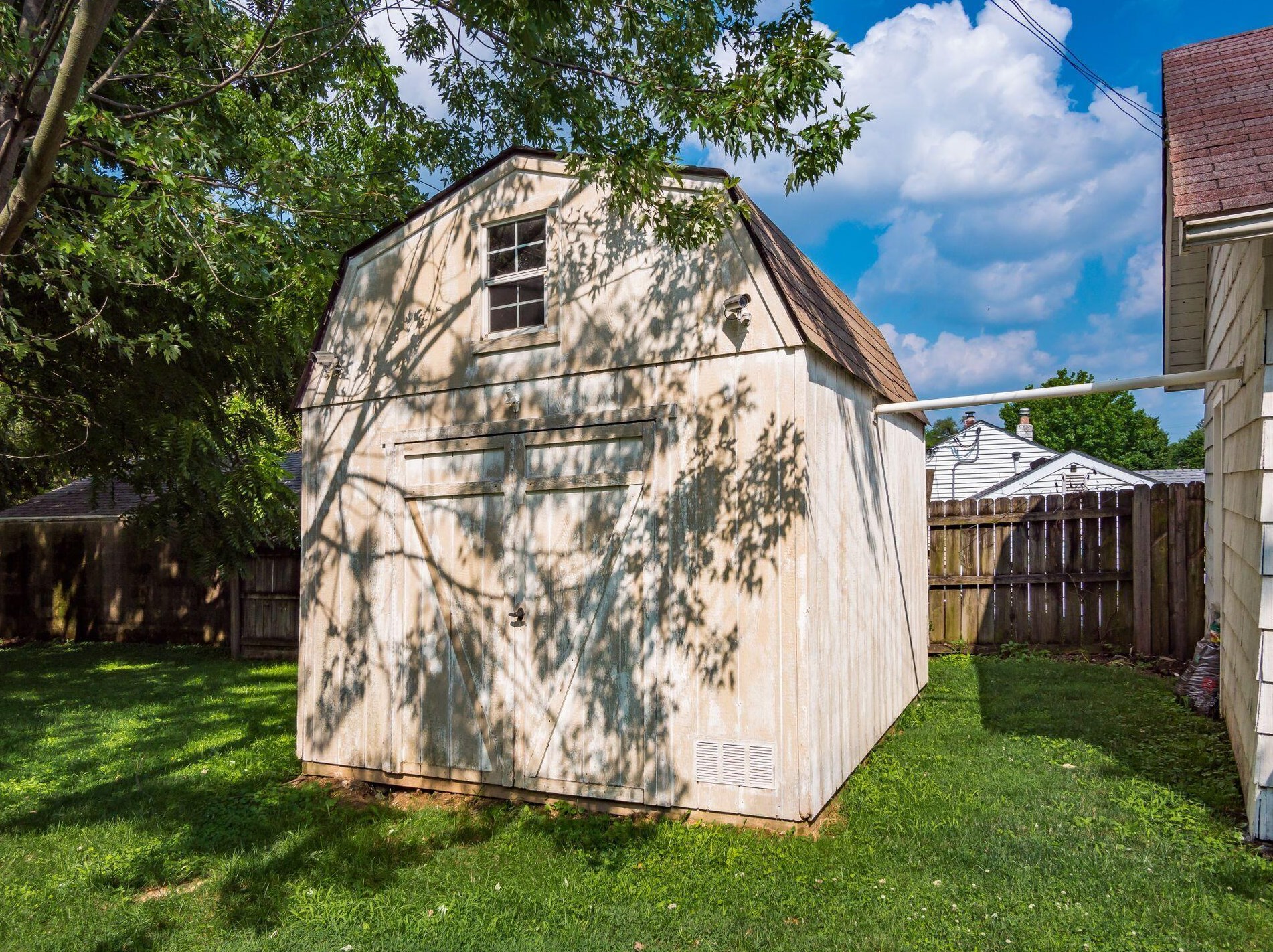 100 Colton Rd, Columbus OH 43207-3840 exterior