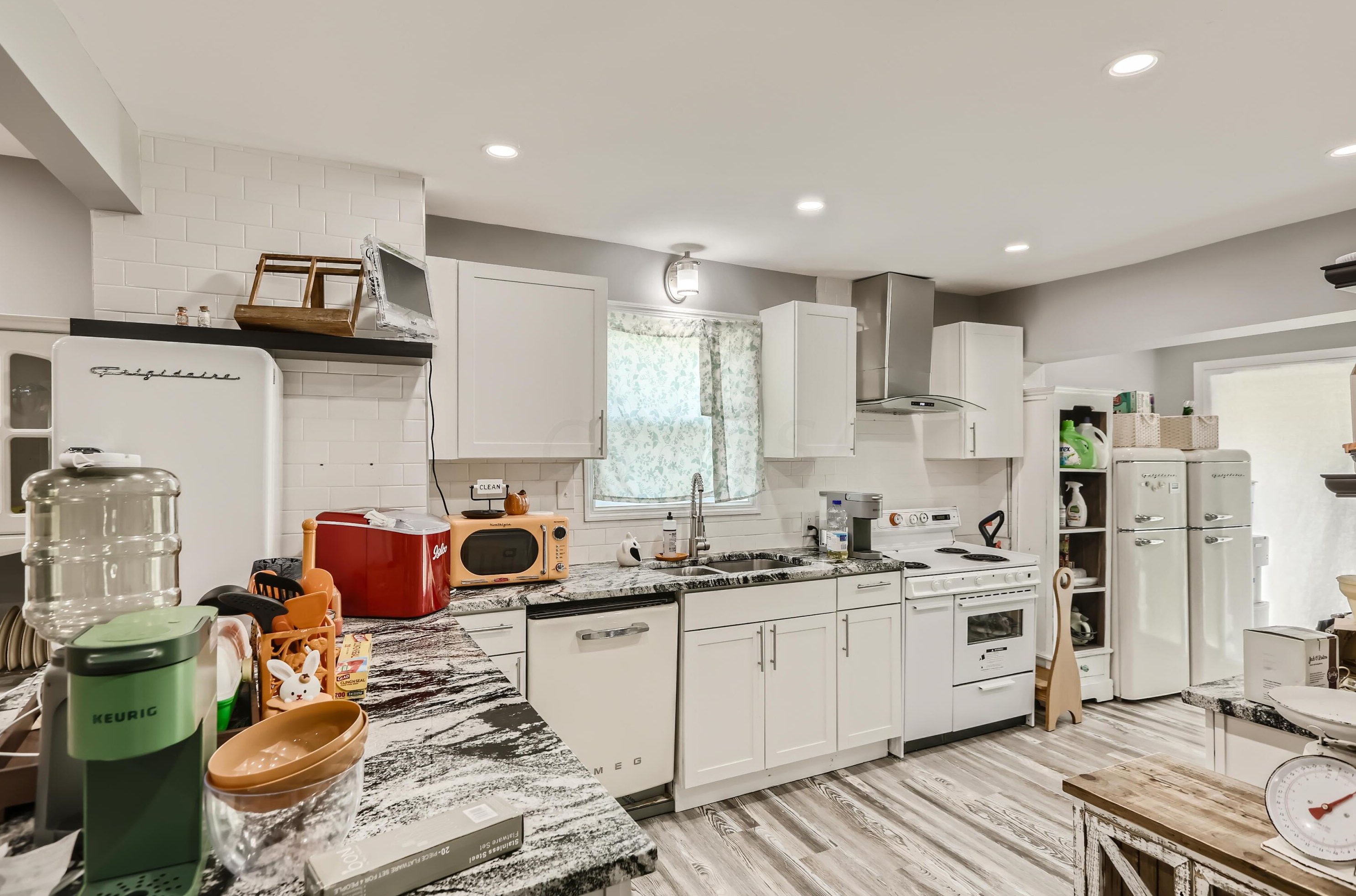 1628 Harrisburg Pike, Columbus OH  43223-3614 exterior