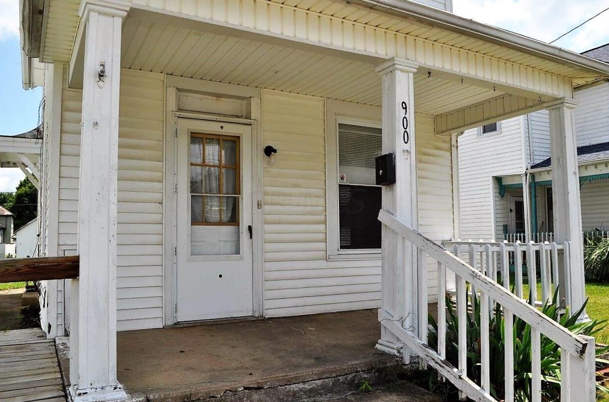 900 Broad St, Lancaster OH  43130-4624 exterior