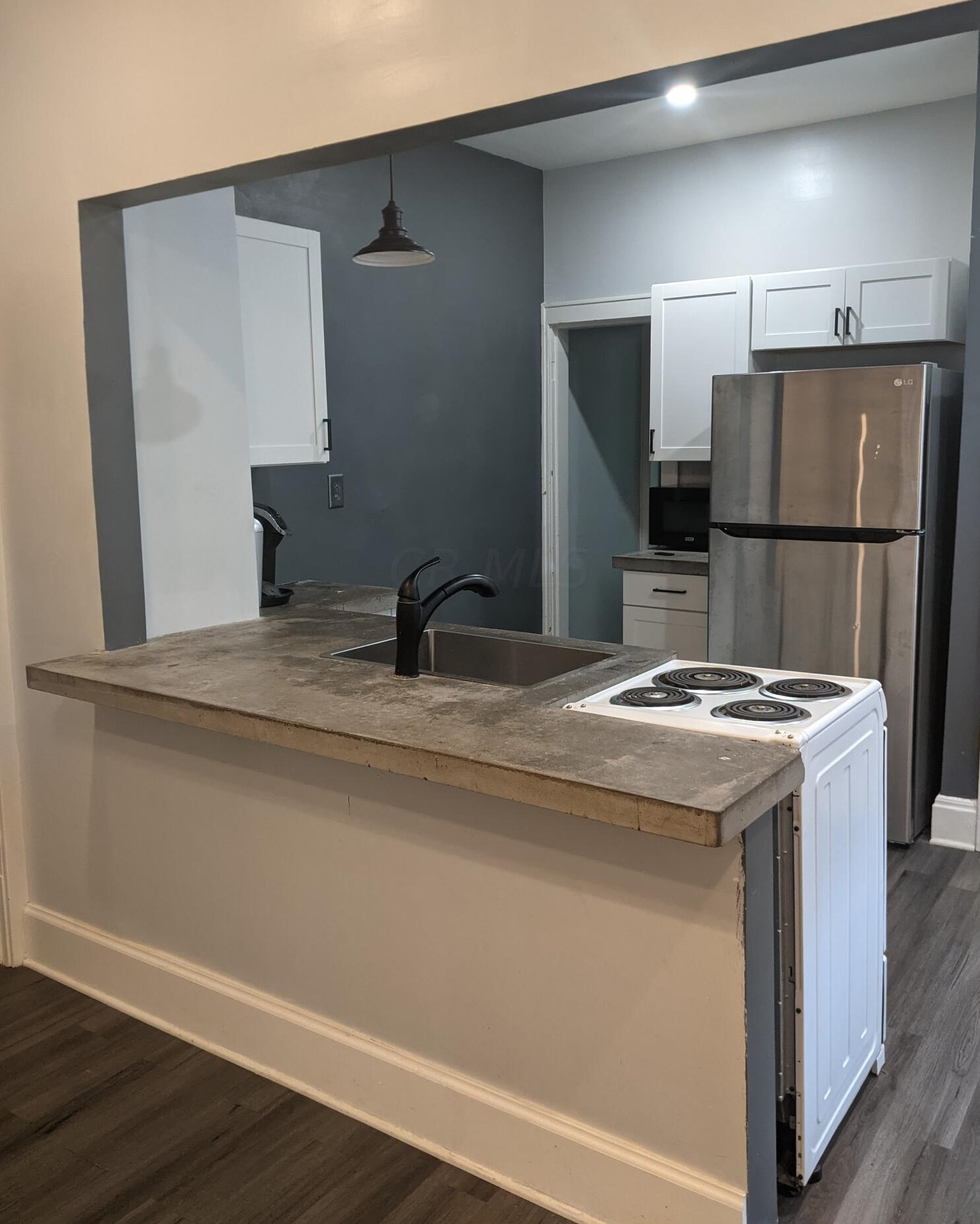 284 Nashoba Ave, Columbus OH  43223-1256 exterior