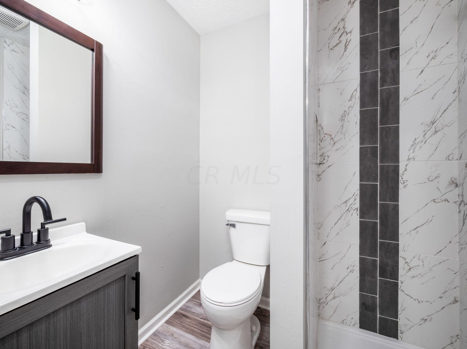 2452 Billingsley Rd, Columbus OH 43235-1922 exterior