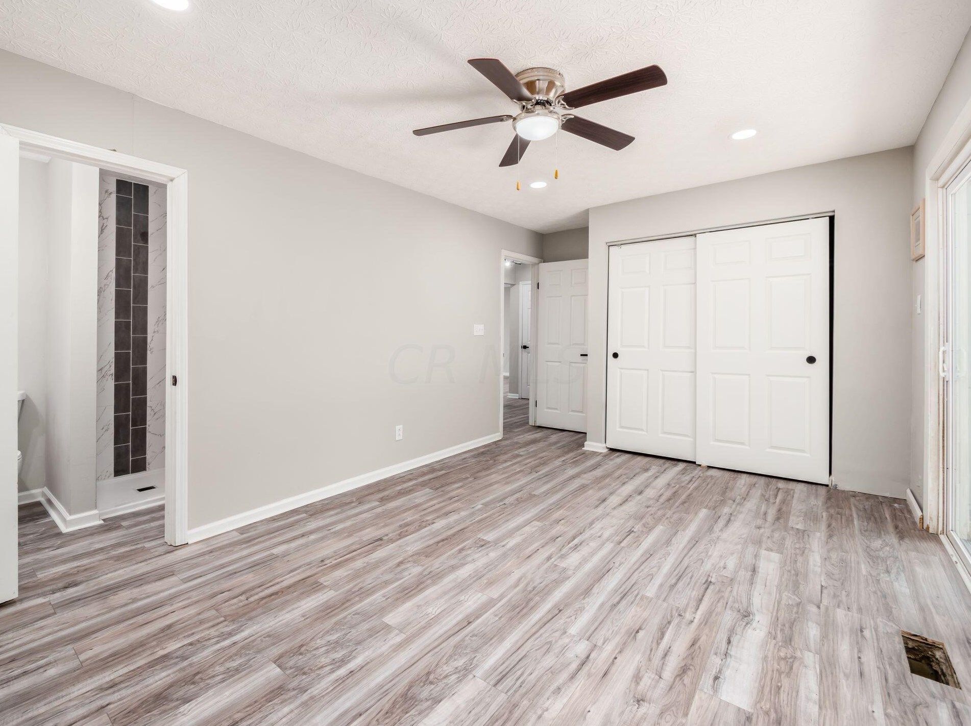 2452 Billingsley Rd, Columbus OH 43235-1922 exterior