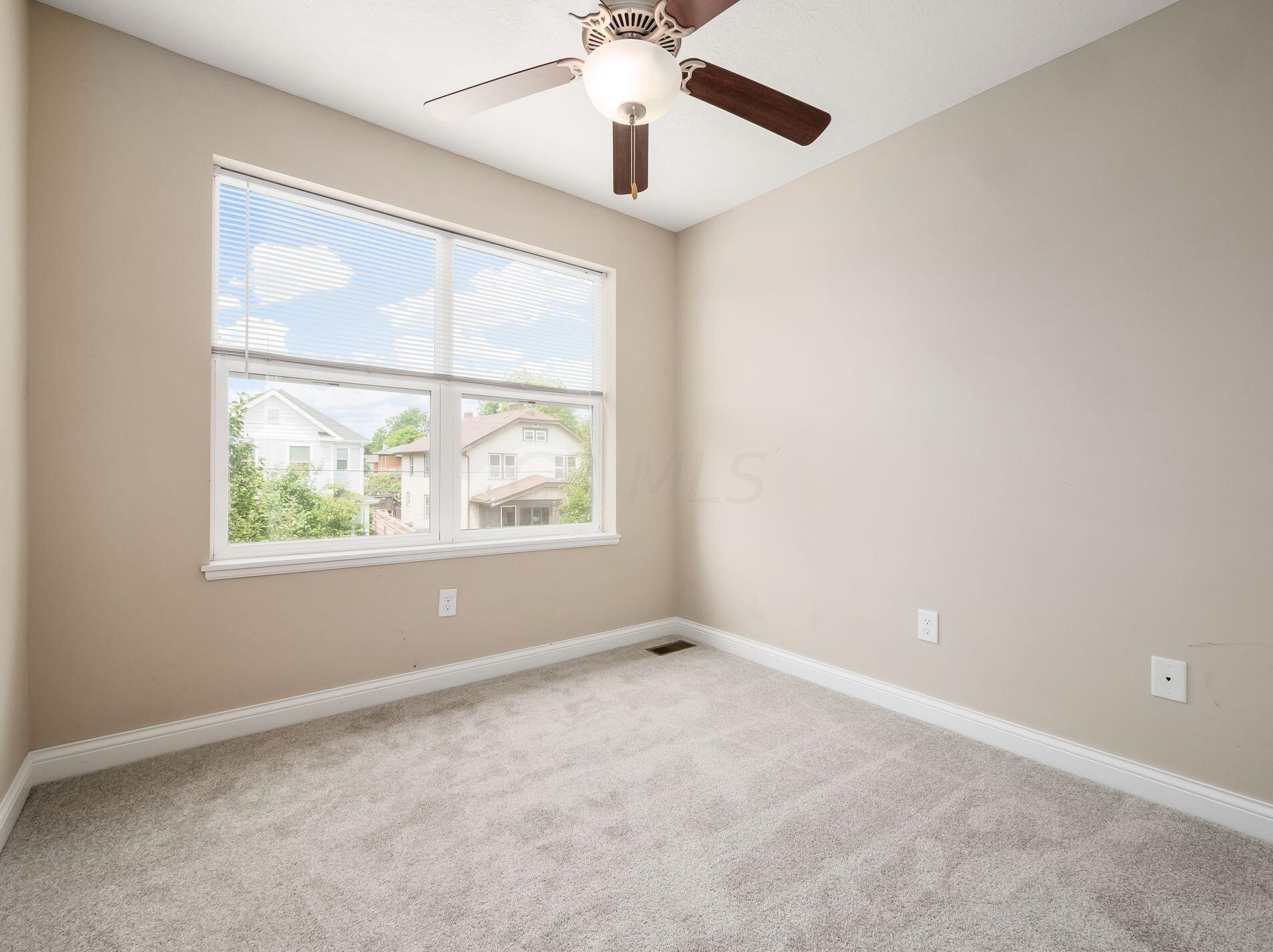 156 20 St, Columbus OH 43203-1902 exterior