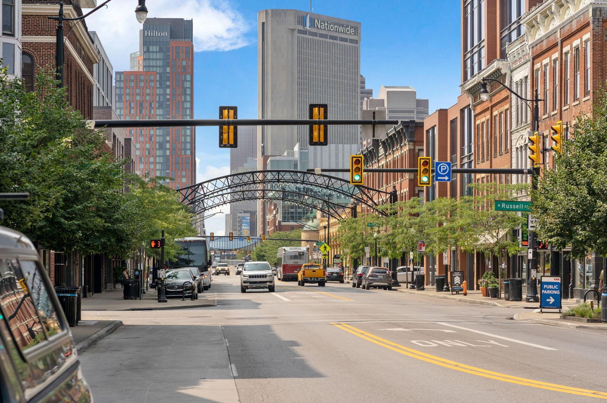 3 Lincoln St, Columbus OH  43215-1673 exterior