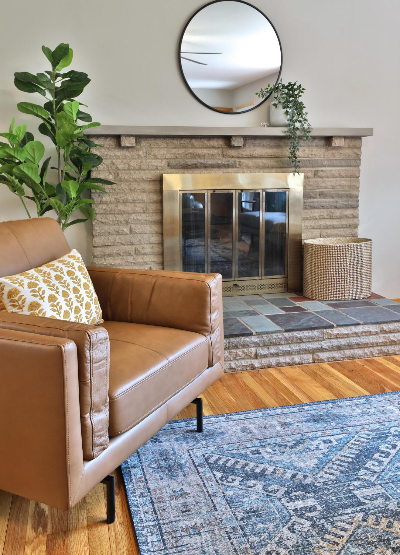 92 Ceramic Dr, Columbus OH 43214-3004 exterior