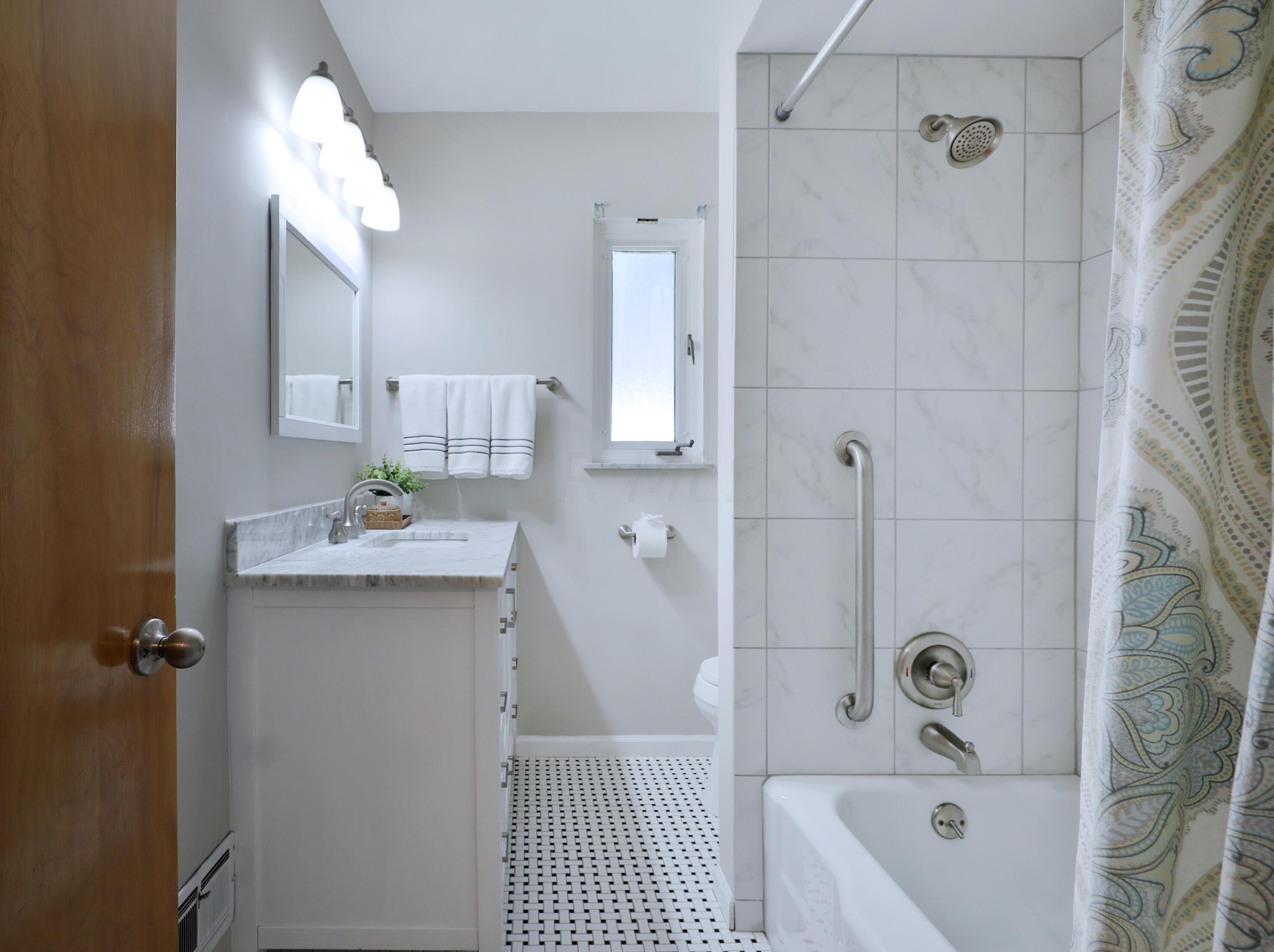 92 Ceramic Dr, Columbus OH 43214-3004 exterior