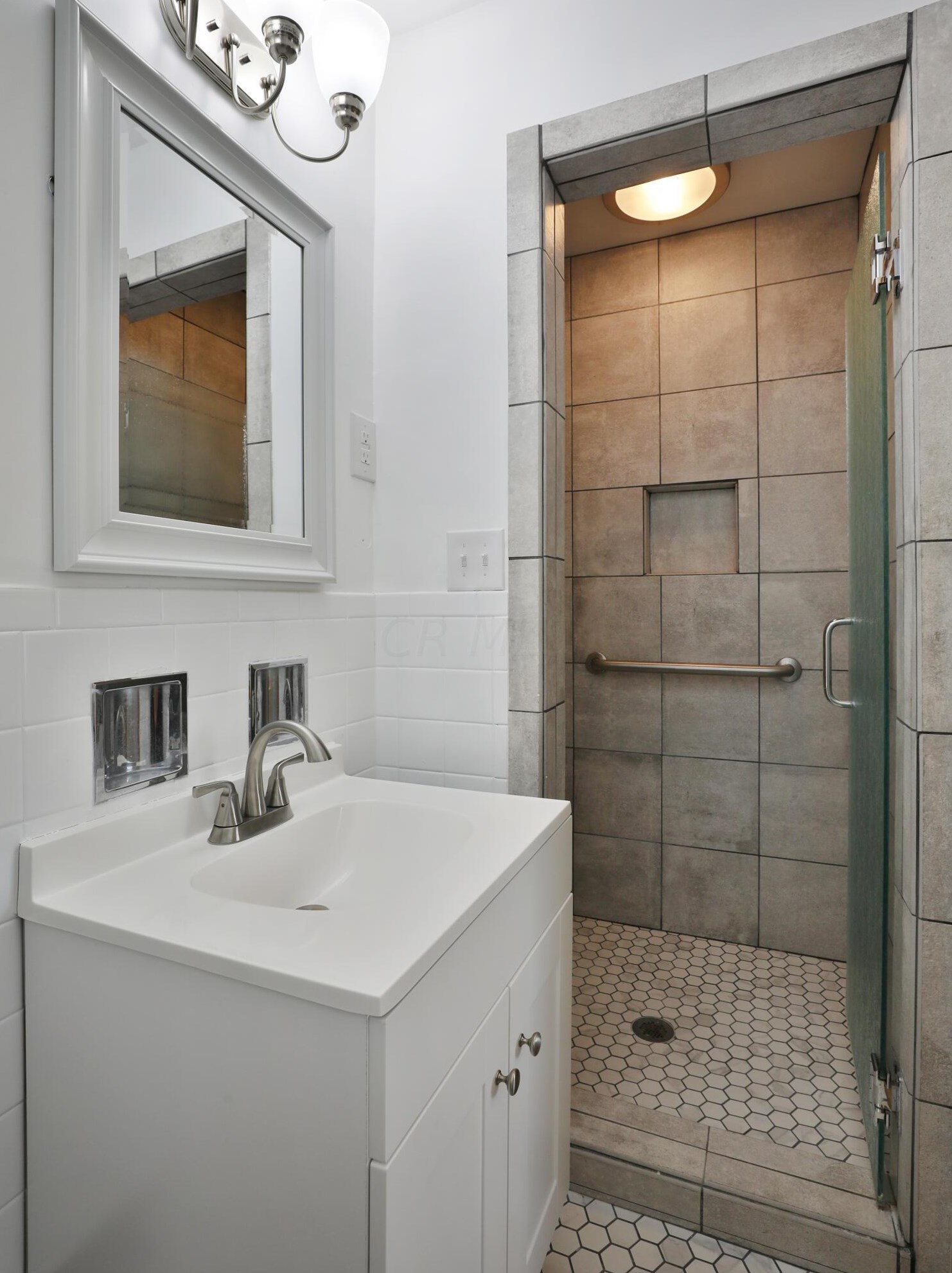 92 Ceramic Dr, Columbus OH 43214-3004 exterior