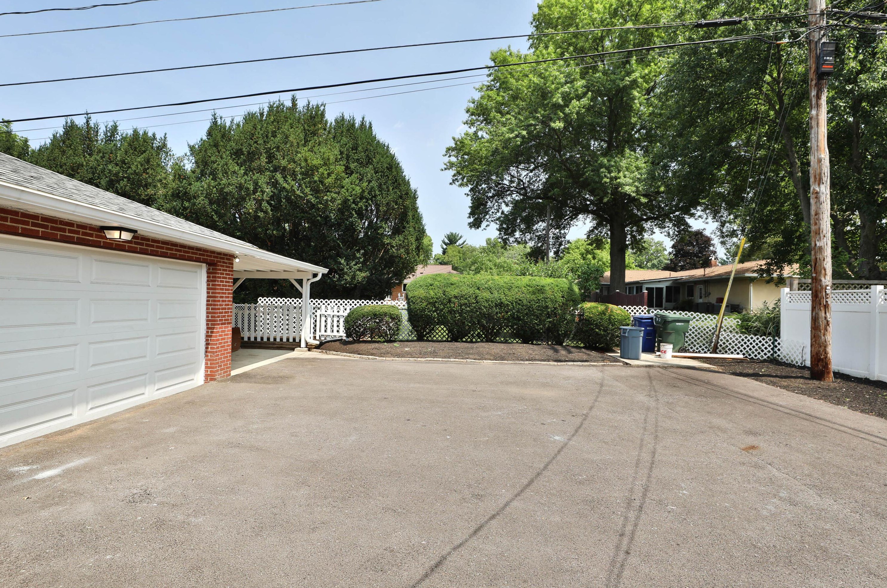 92 Ceramic Dr, Columbus OH 43214-3004 exterior