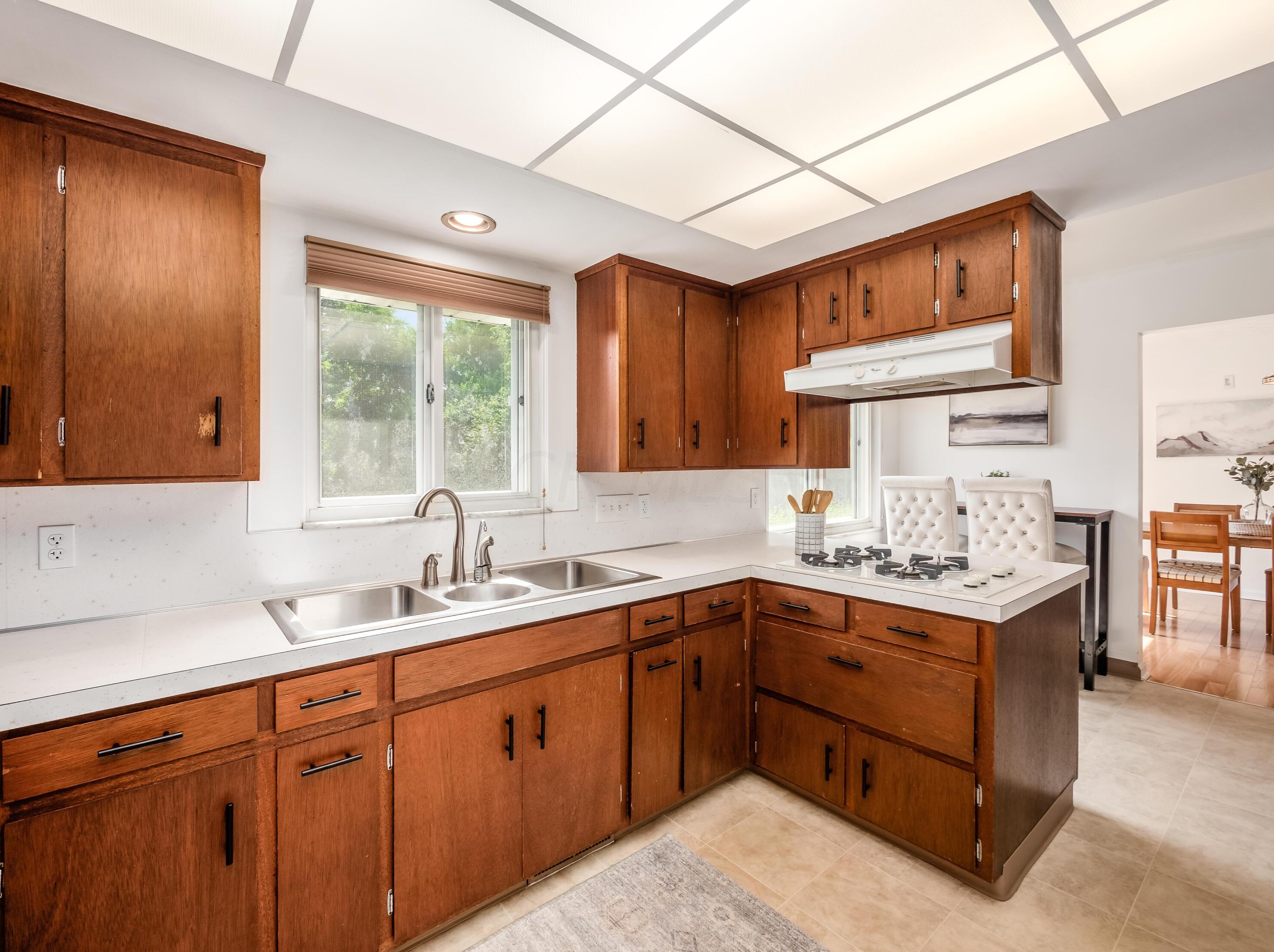 1486 Hickory Run Dr, Columbus OH 43204-1517 exterior