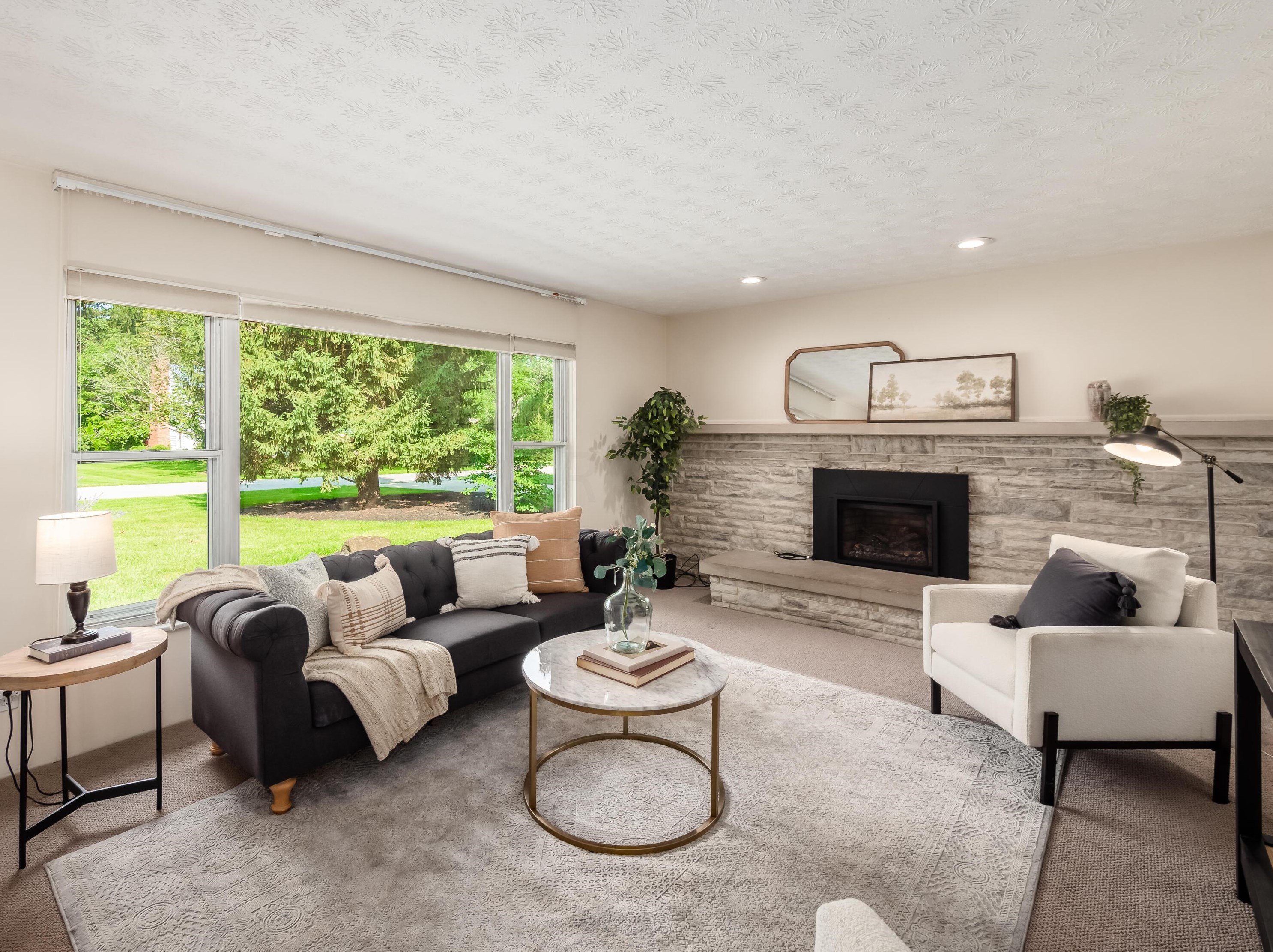 1486 Hickory Run Dr, Columbus OH 43204-1517 exterior