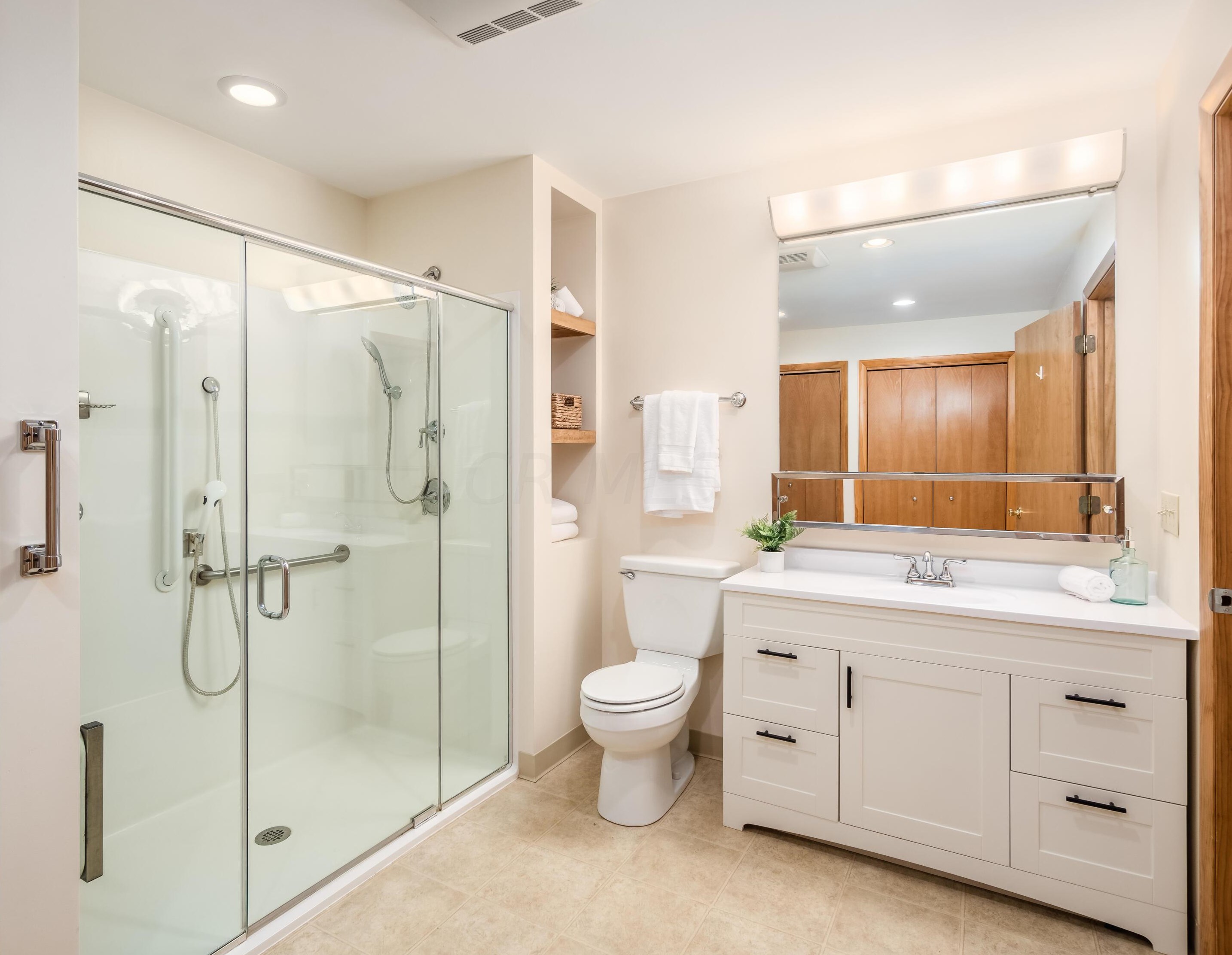 1486 Hickory Run Dr, Columbus OH 43204-1517 exterior