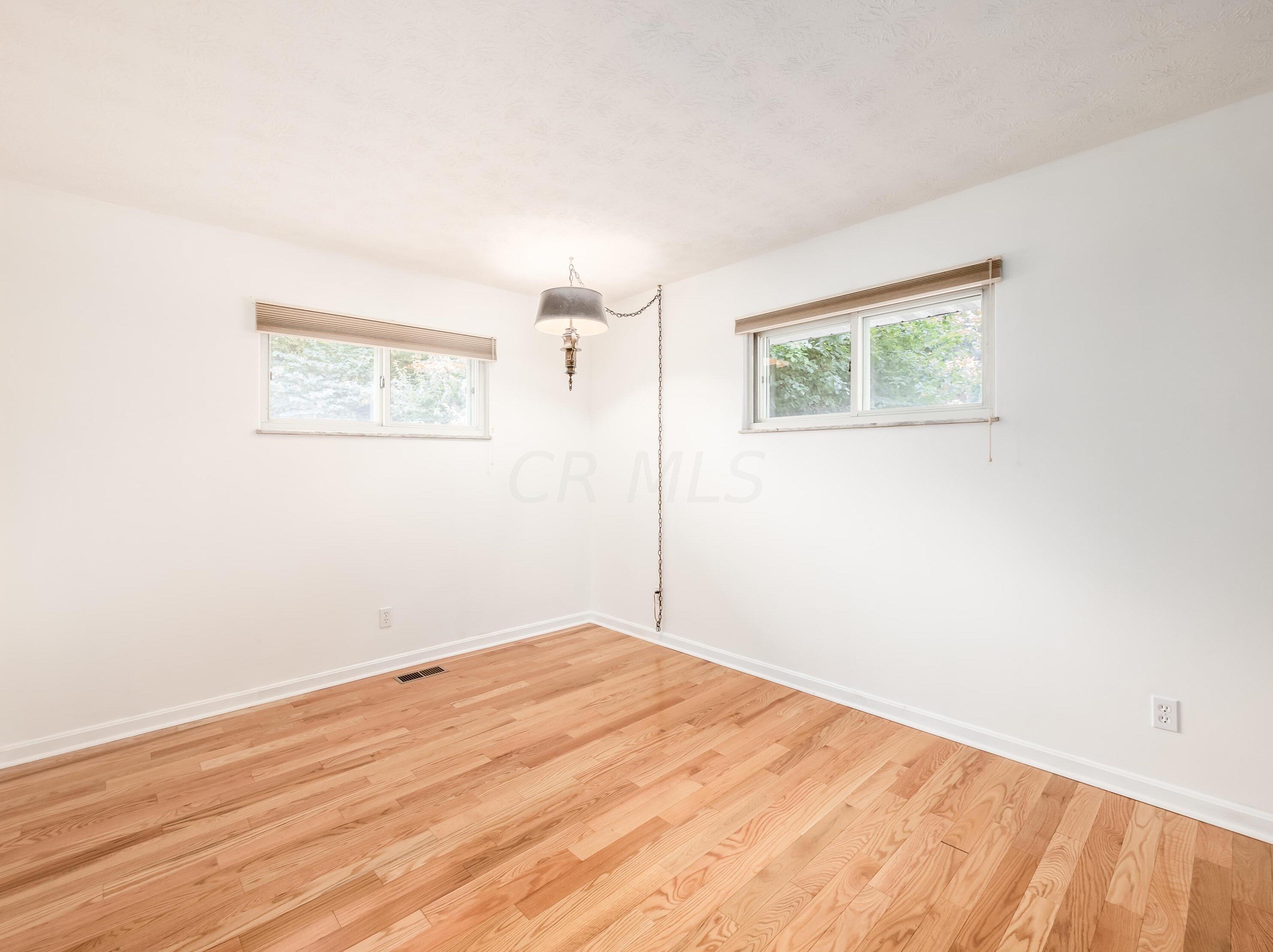 1486 Hickory Run Dr, Columbus OH 43204-1517 exterior