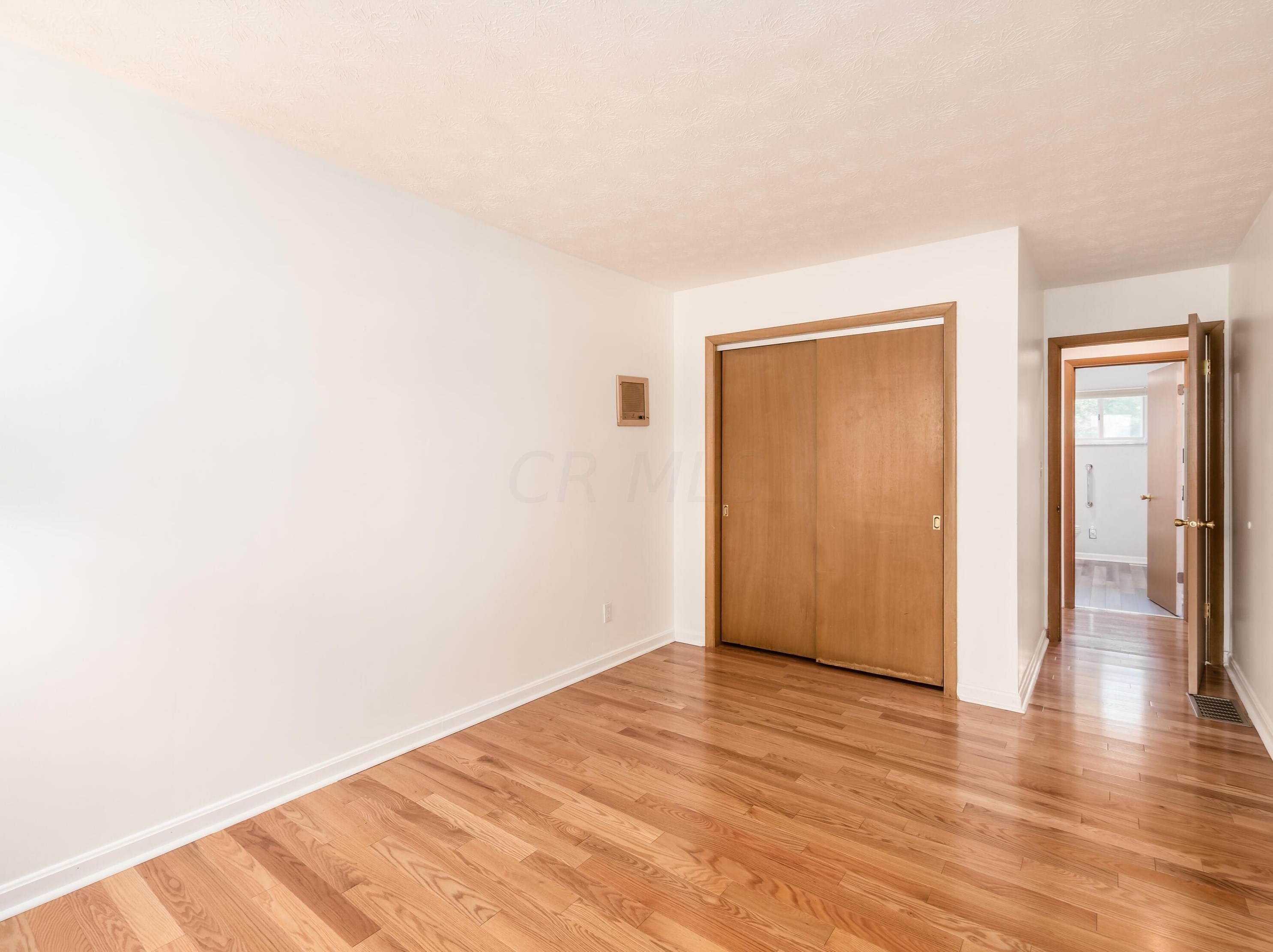 1486 Hickory Run Dr, Columbus OH 43204-1517 exterior