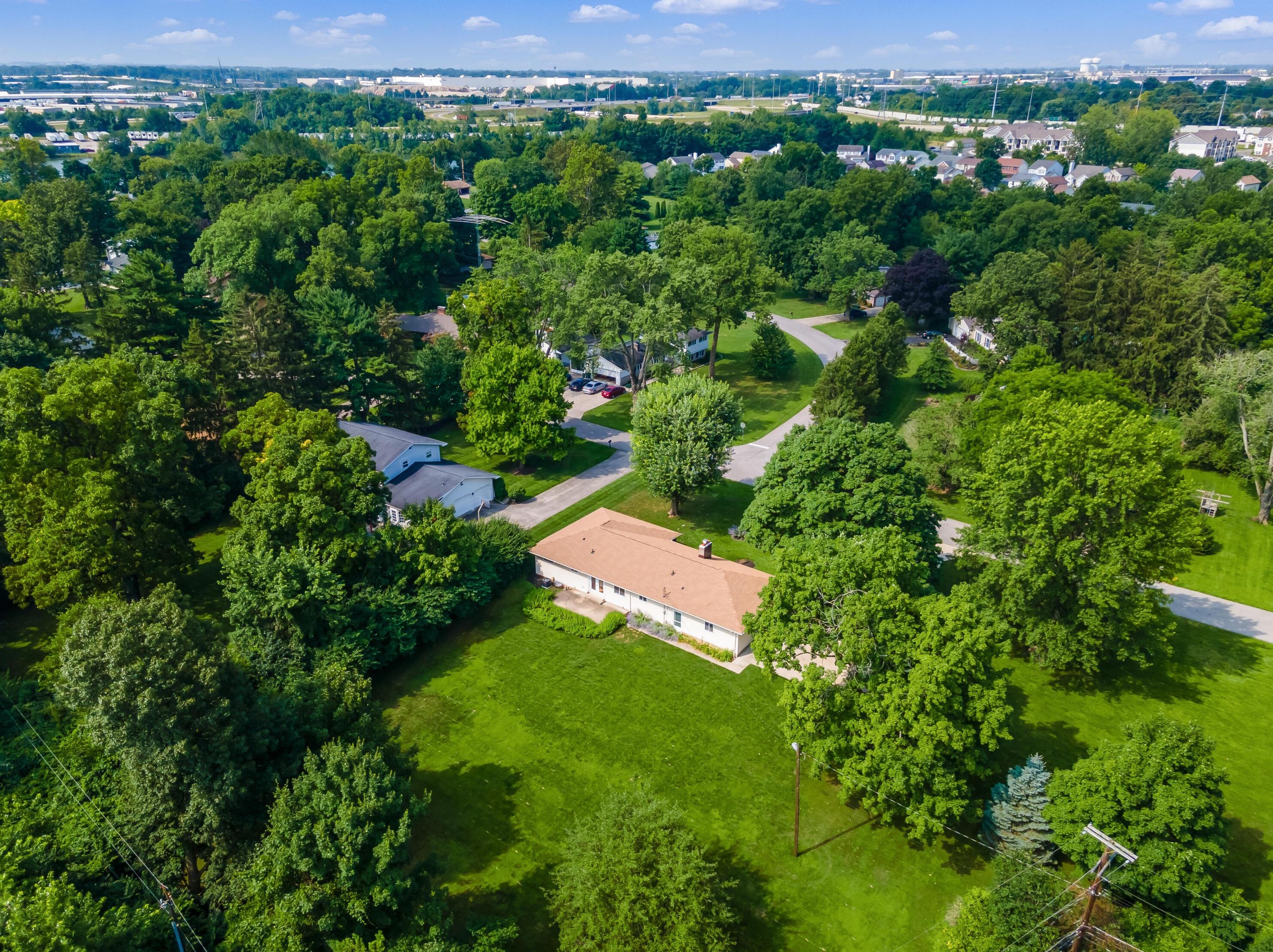 1486 Hickory Run Dr, Columbus OH 43204-1517 exterior