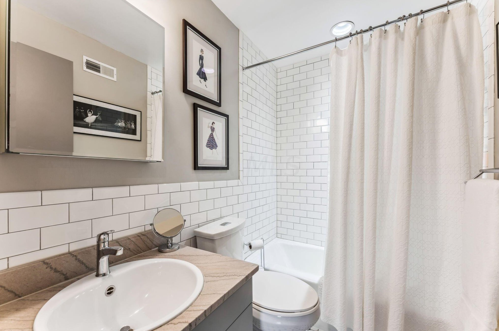 393 Library Park Ct, Columbus OH exterior