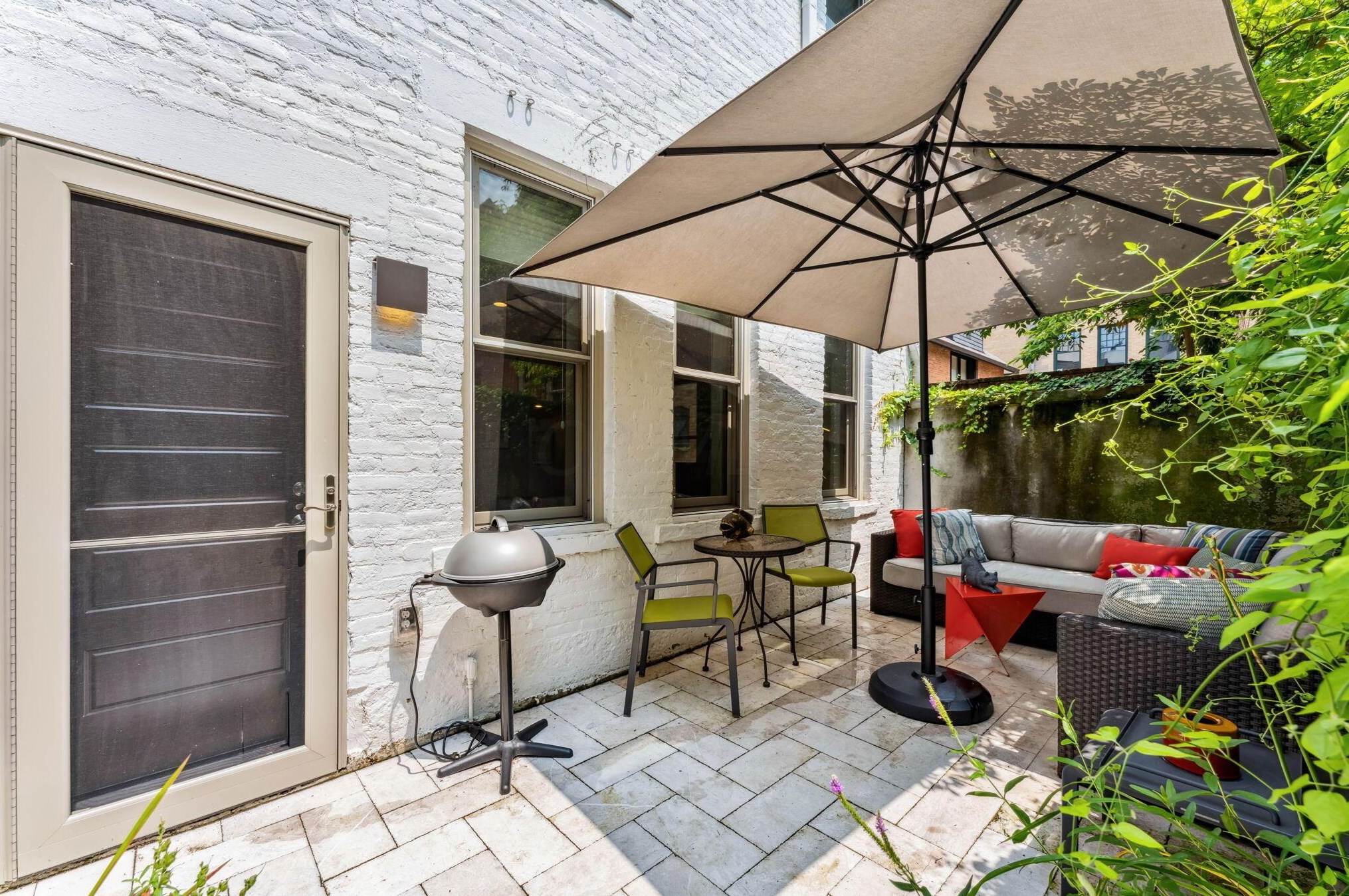 393 Library Park Ct, Columbus OH exterior