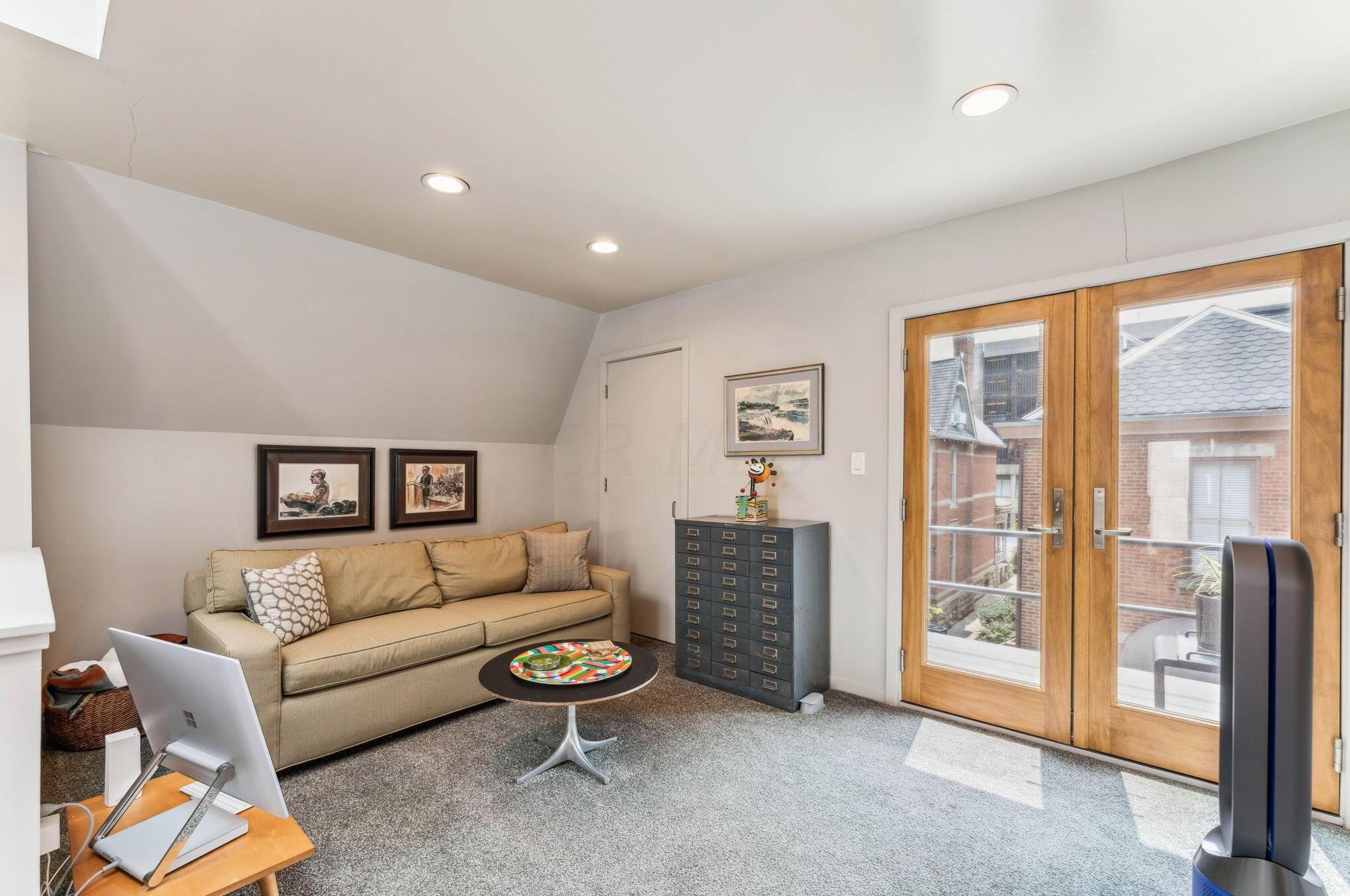 393 Library Park Ct, Columbus OH exterior