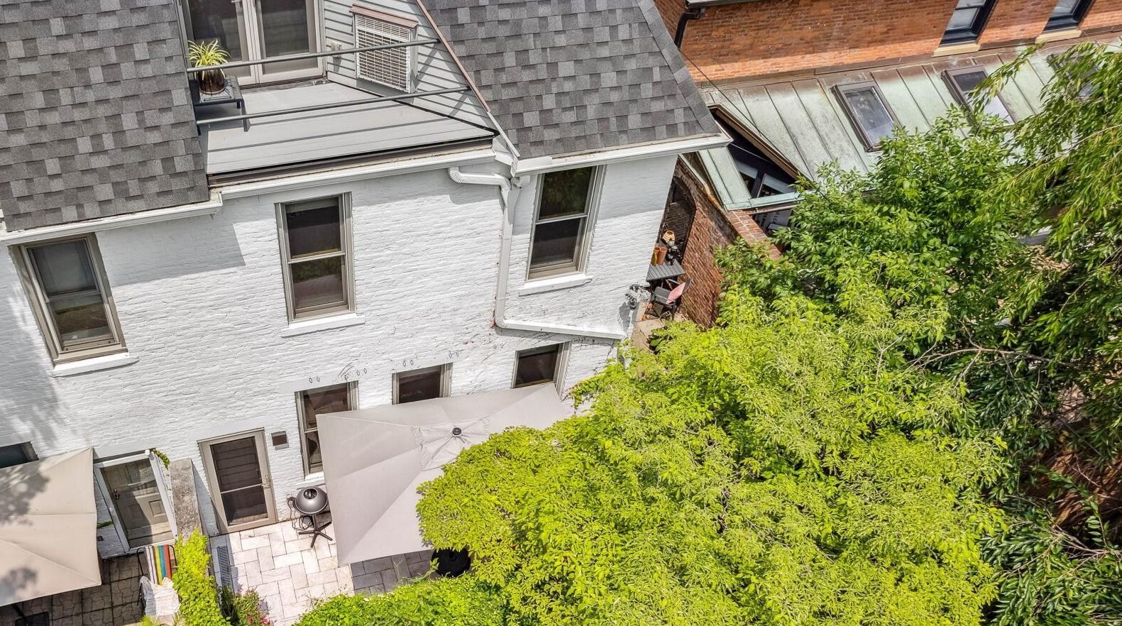 393 Library Park Ct, Columbus OH exterior