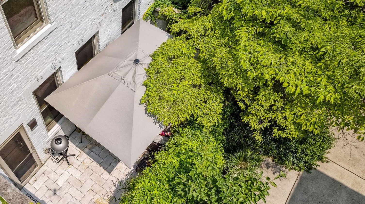 393 Library Park Ct, Columbus OH exterior