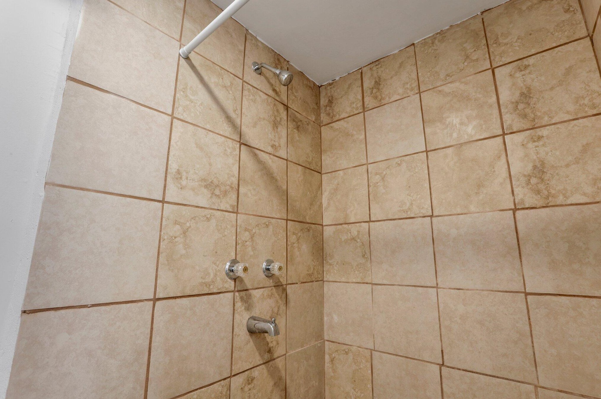 4702 Edinburgh Ln, Columbus OH 43229-5847 exterior