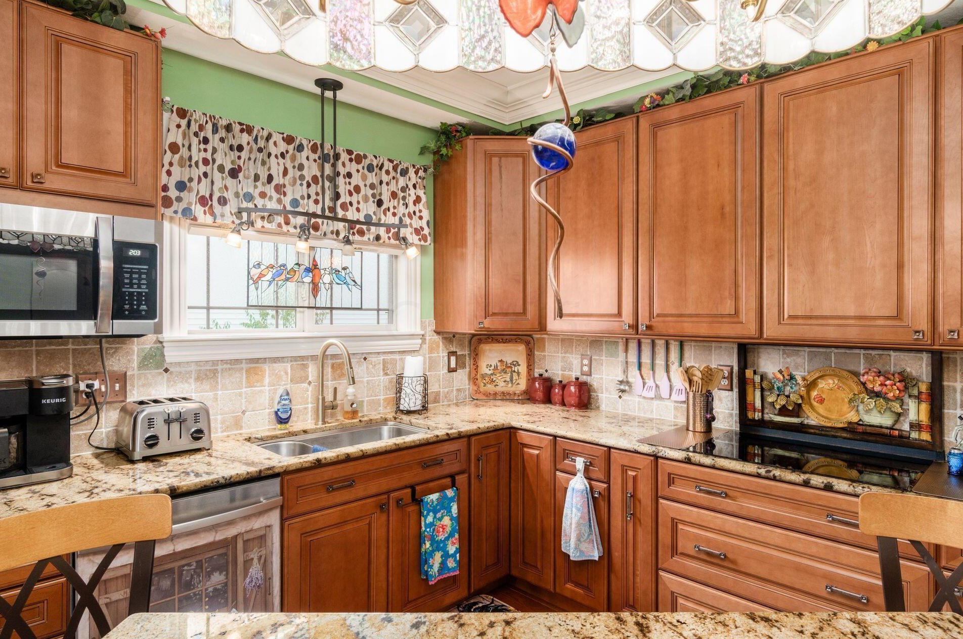 7563 Jenkins Dr, Cnl Wnchstr OH  43110-8381 exterior