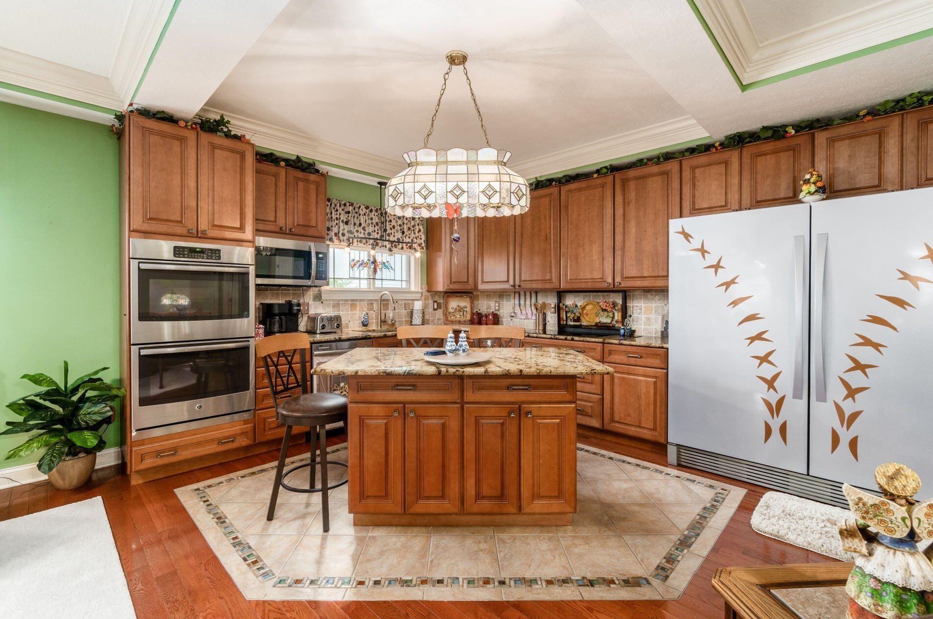 7563 Jenkins Dr, Cnl Wnchstr OH  43110-8381 exterior