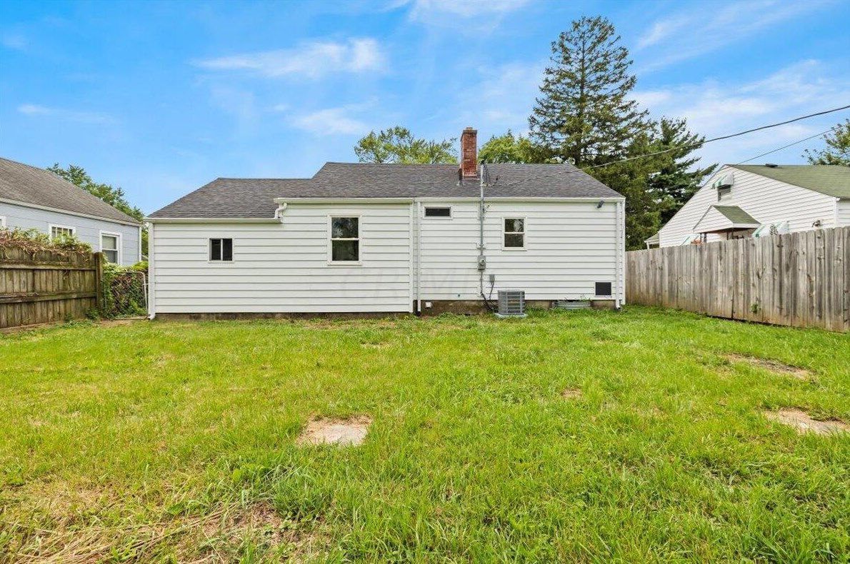 2818 Audubon Rd, Columbus OH 43211-1168 exterior