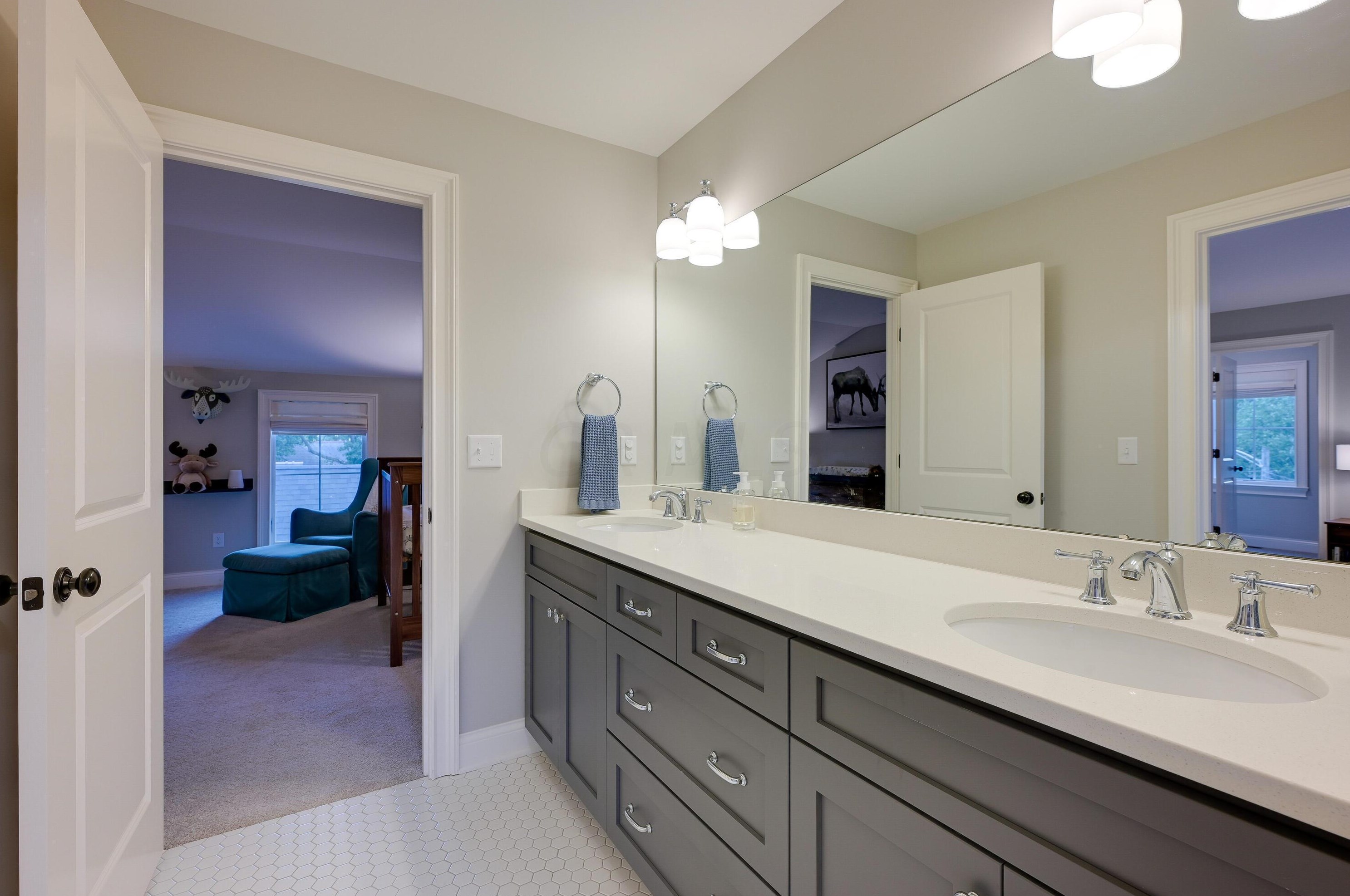 445 Beck St, Columbus OH 43215-5727 exterior