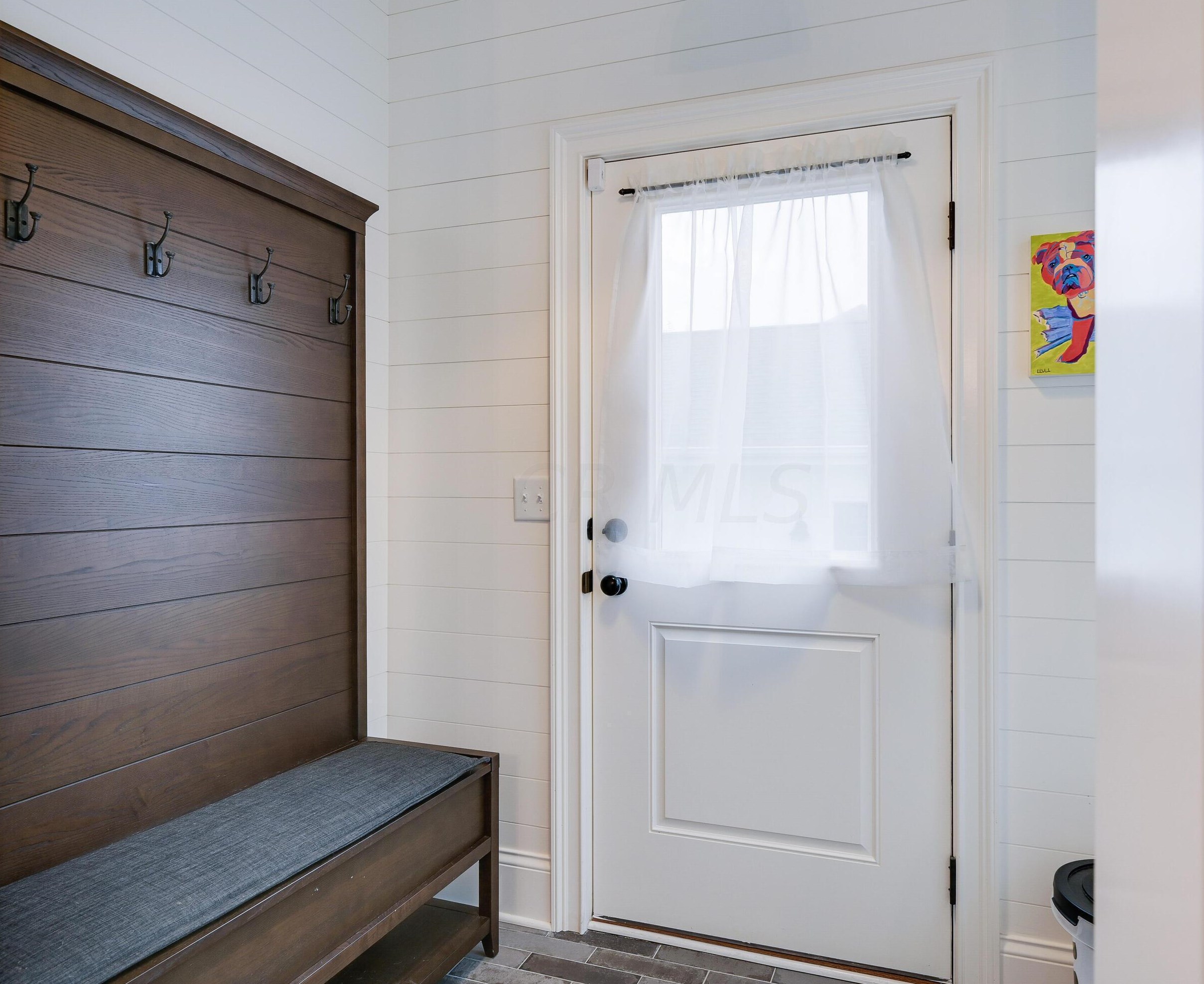 445 Beck St, Columbus OH 43215-5727 exterior