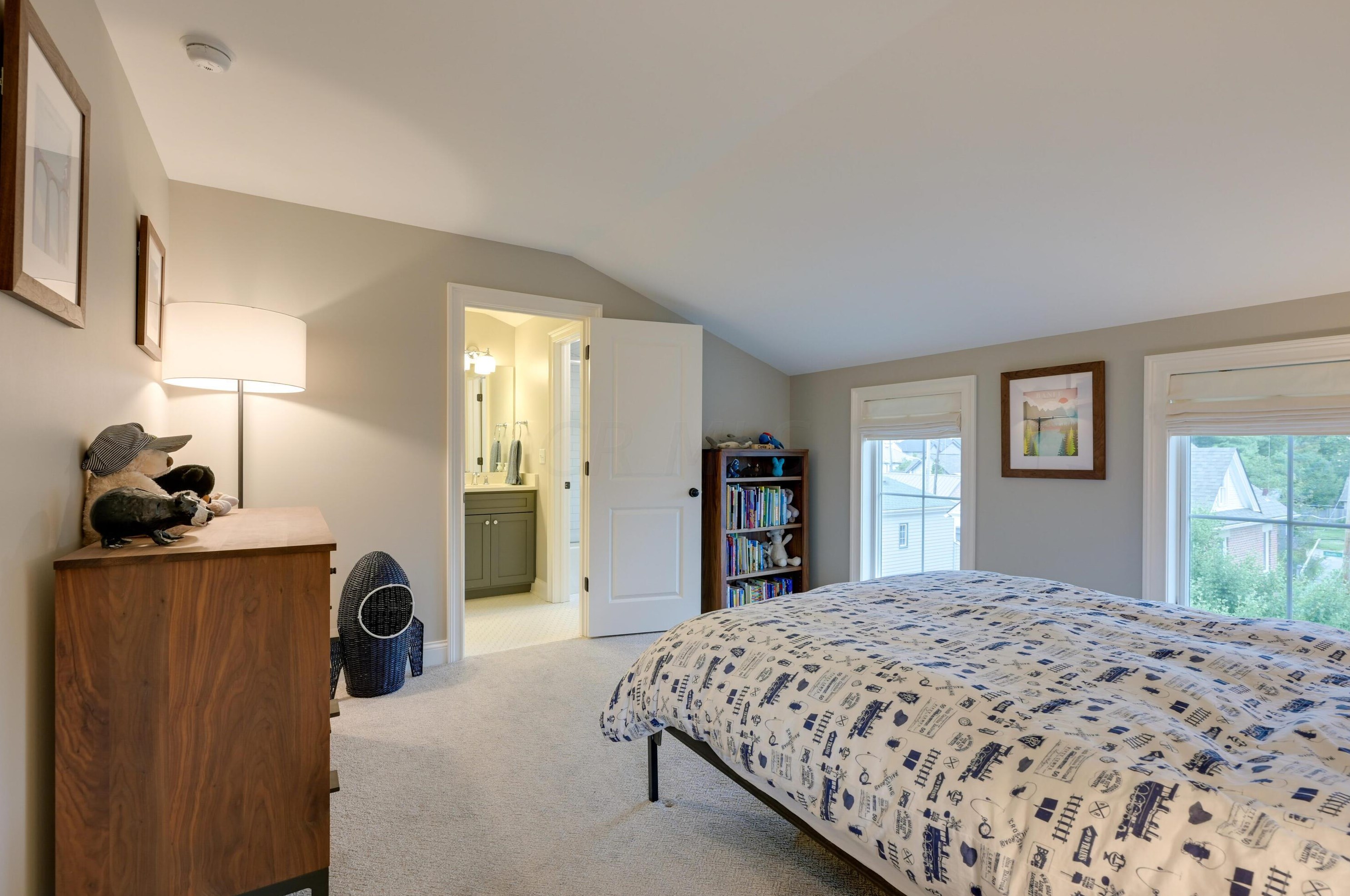 445 Beck St, Columbus OH 43215-5727 exterior