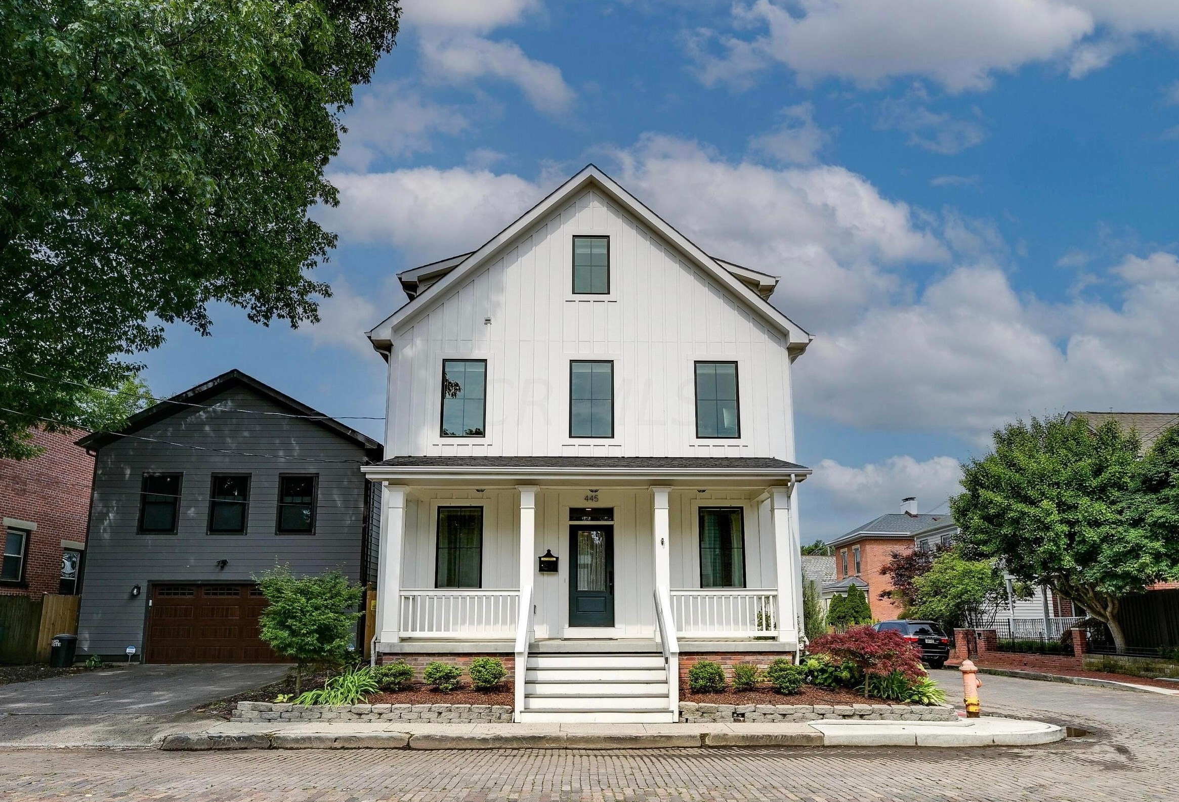 445 Beck St, Columbus OH 43215-5727 exterior