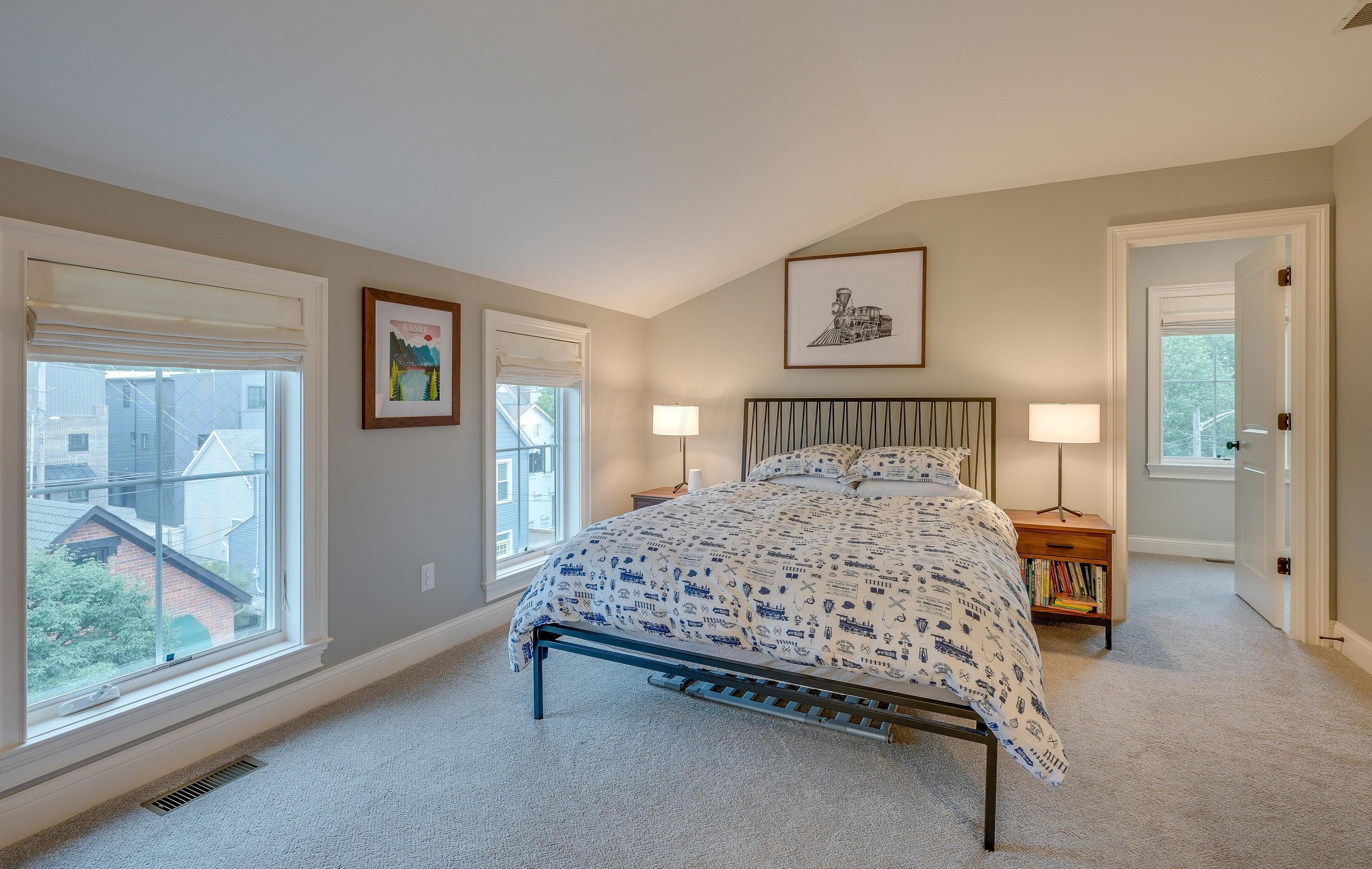 445 Beck St, Columbus OH 43215-5727 exterior