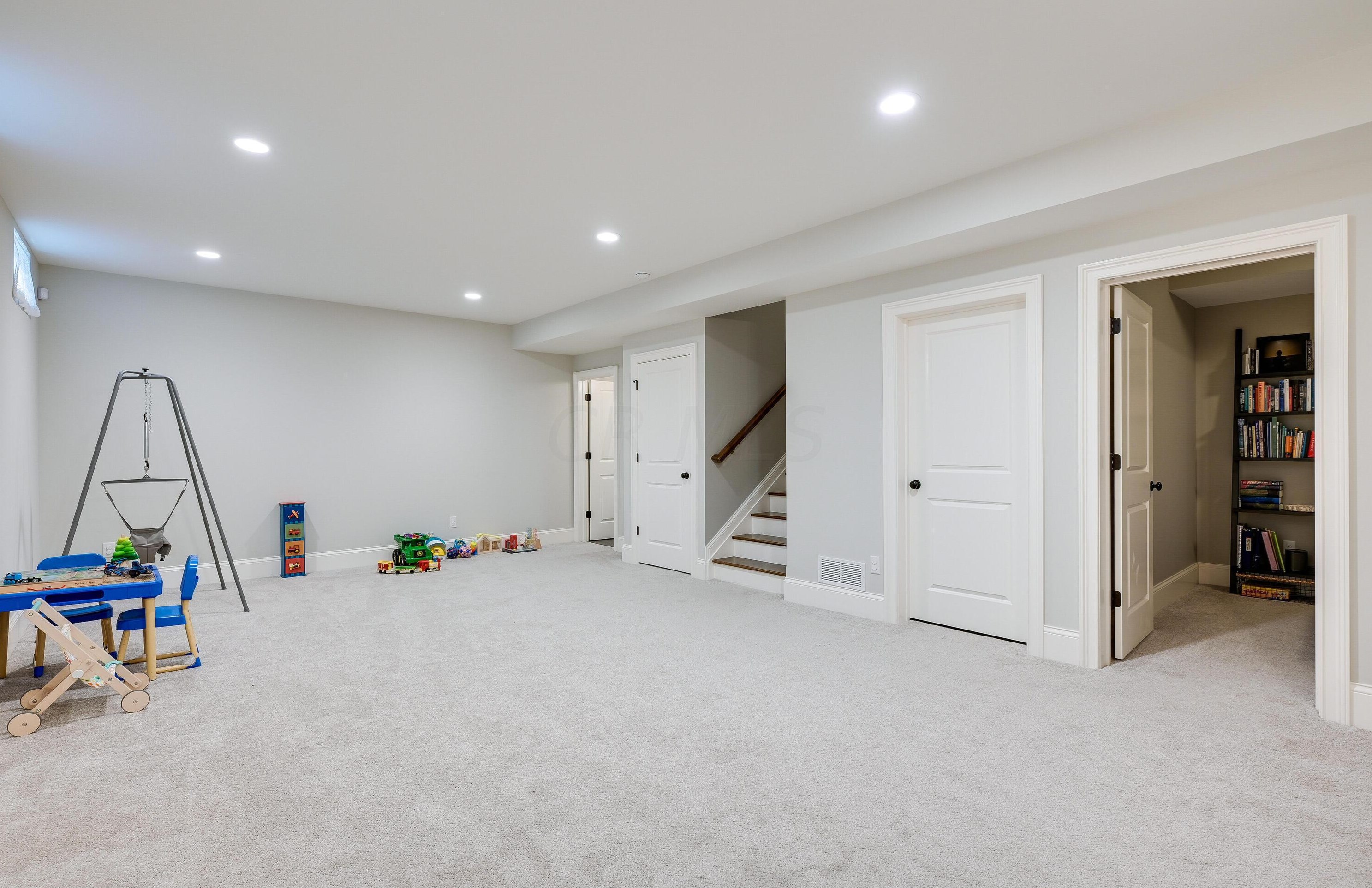 445 Beck St, Columbus OH 43215-5727 exterior