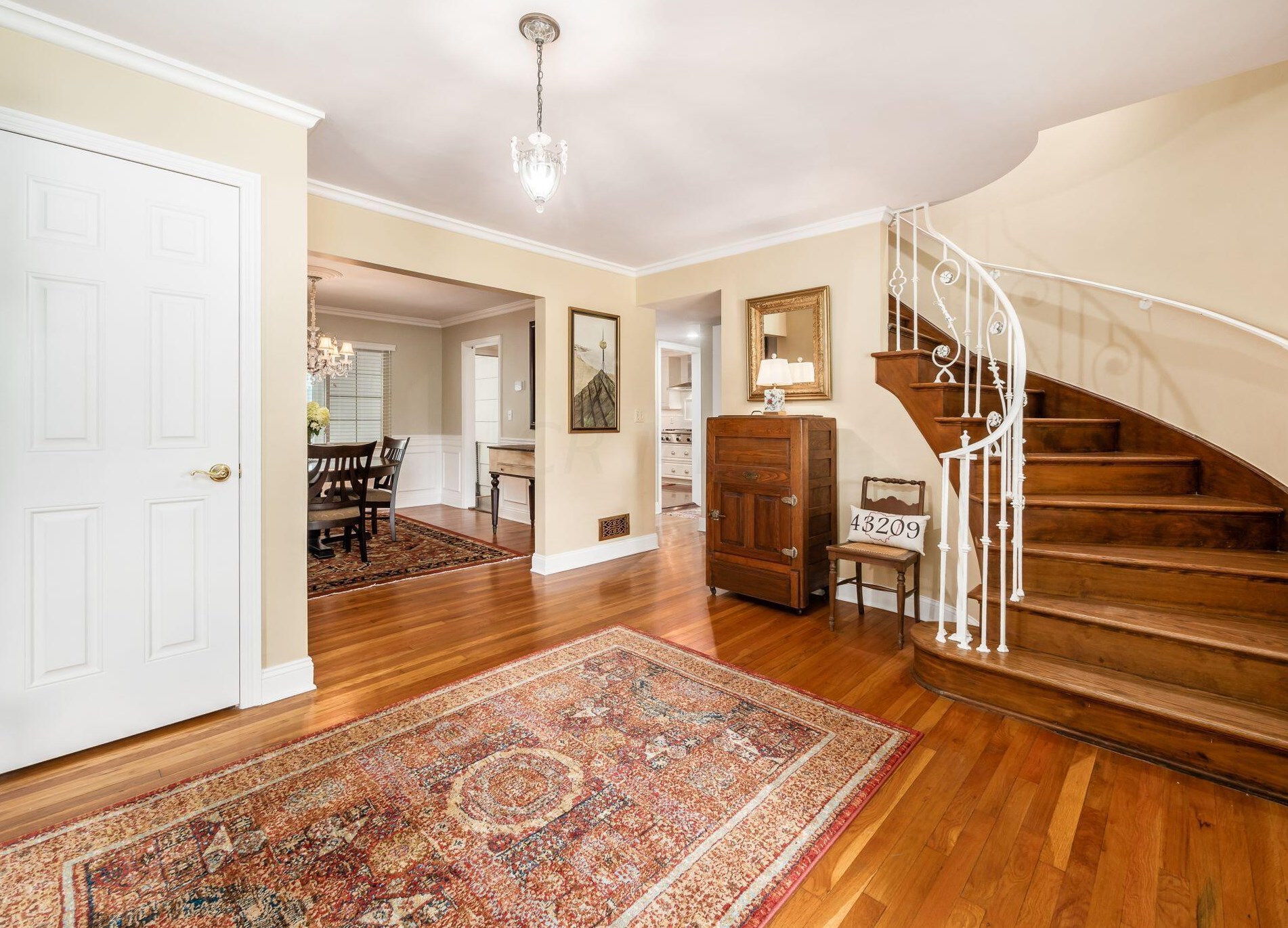 363 Kellner Rd, Columbus OH 43209-2266 exterior