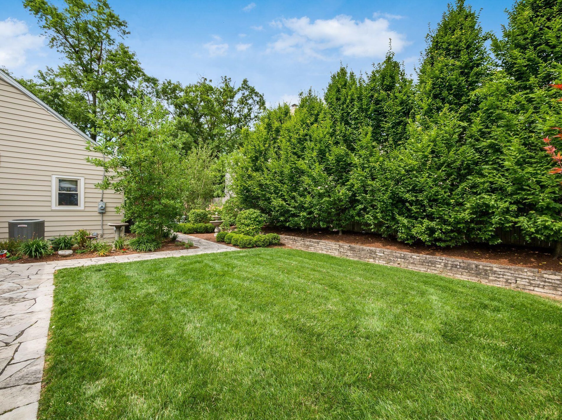 363 Kellner Rd, Columbus OH 43209-2266 exterior