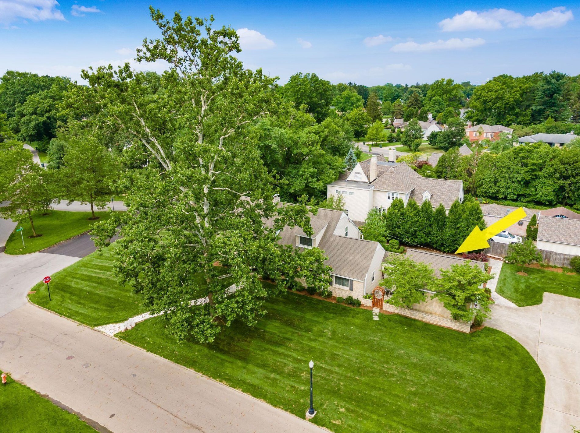 363 Kellner Rd, Columbus OH 43209-2266 exterior