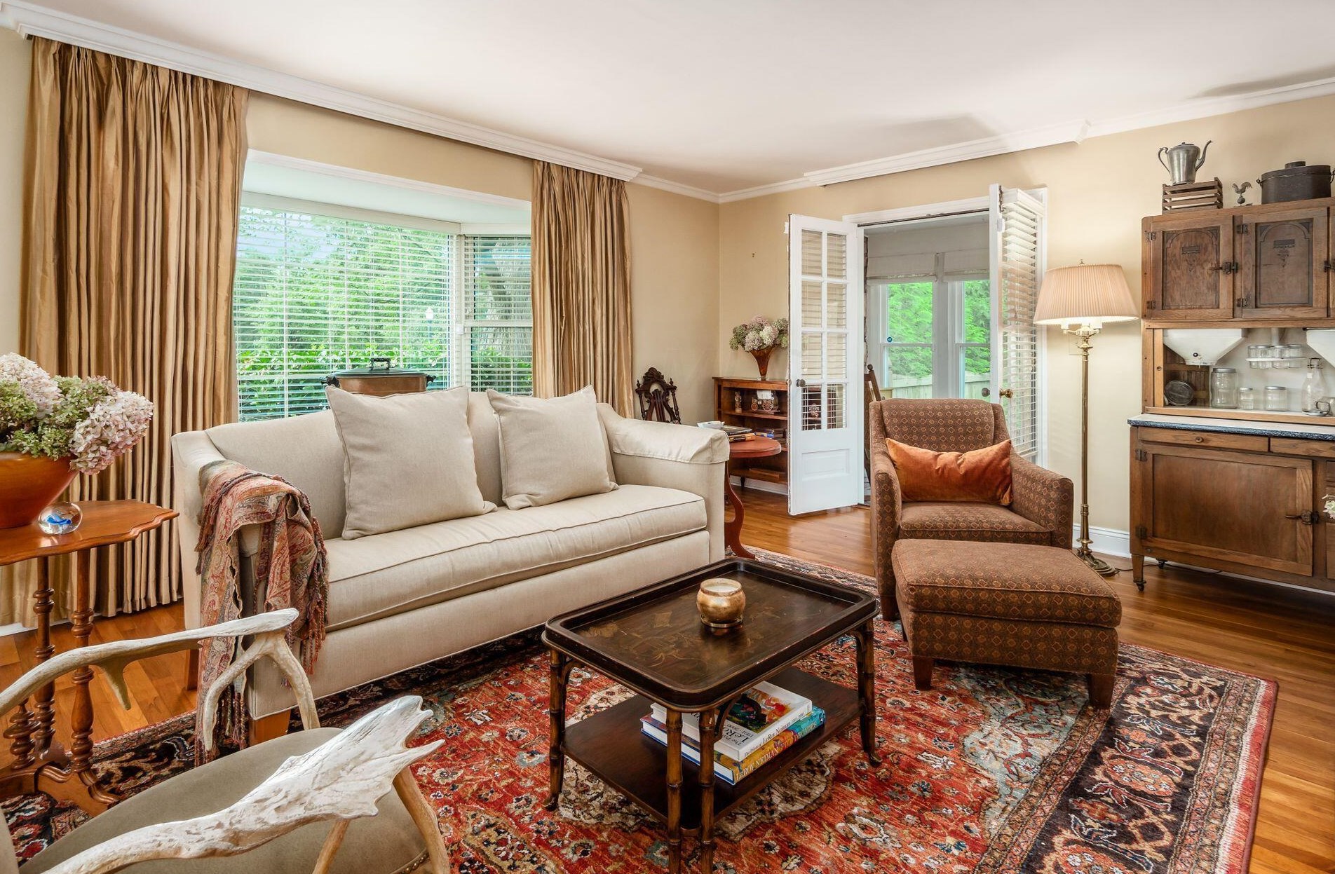 363 Kellner Rd, Columbus OH 43209-2266 exterior