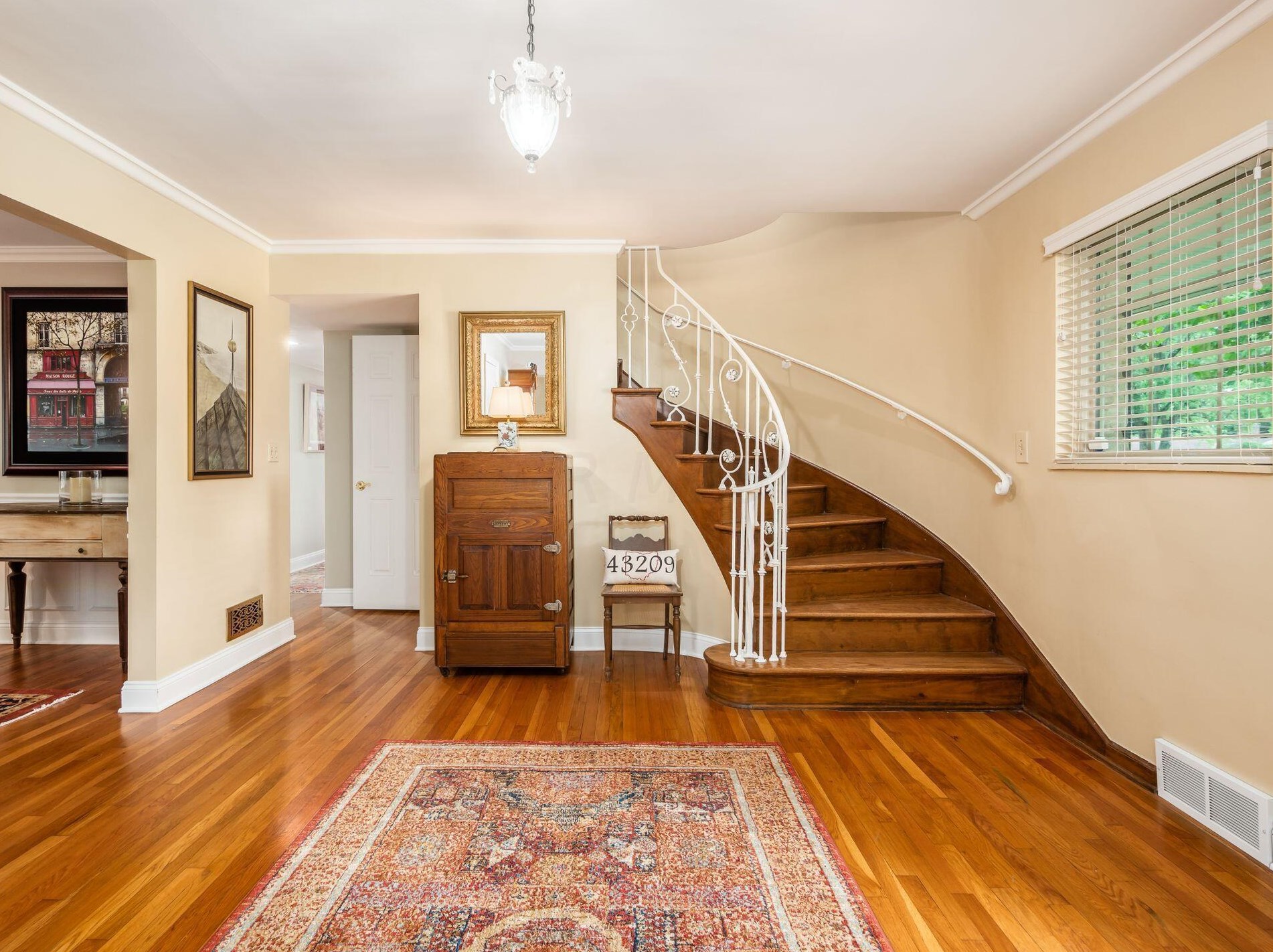 363 Kellner Rd, Columbus OH 43209-2266 exterior