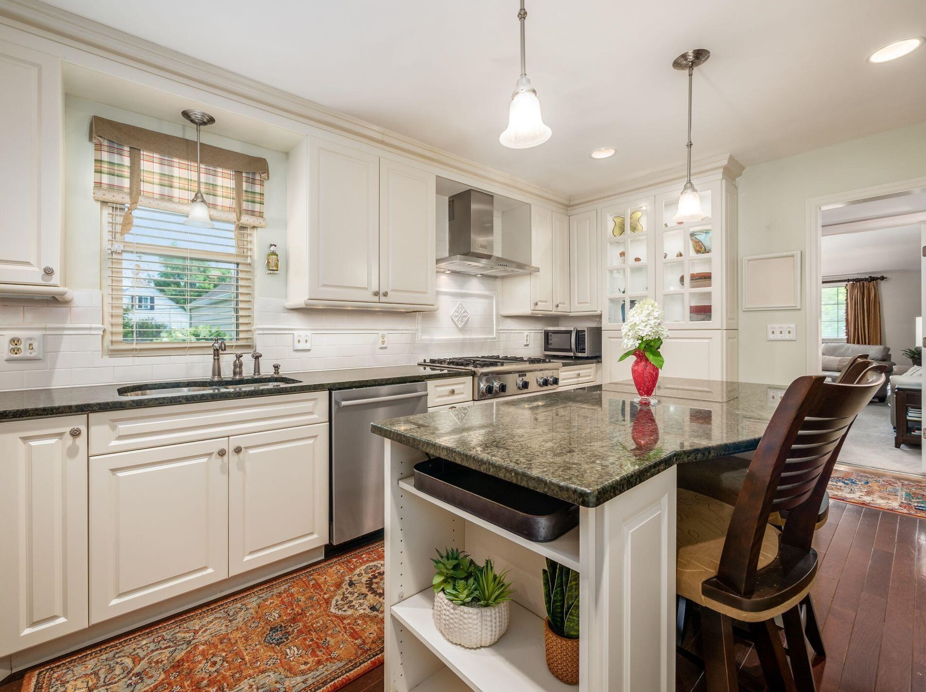 363 Kellner Rd, Columbus OH 43209-2266 exterior