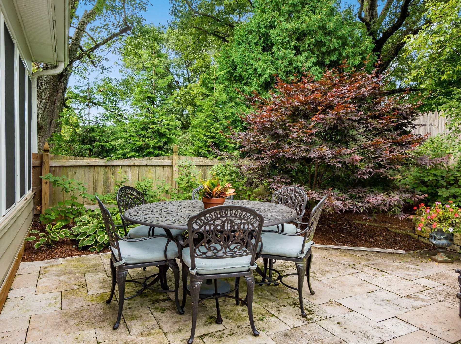 363 Kellner Rd, Columbus OH 43209-2266 exterior