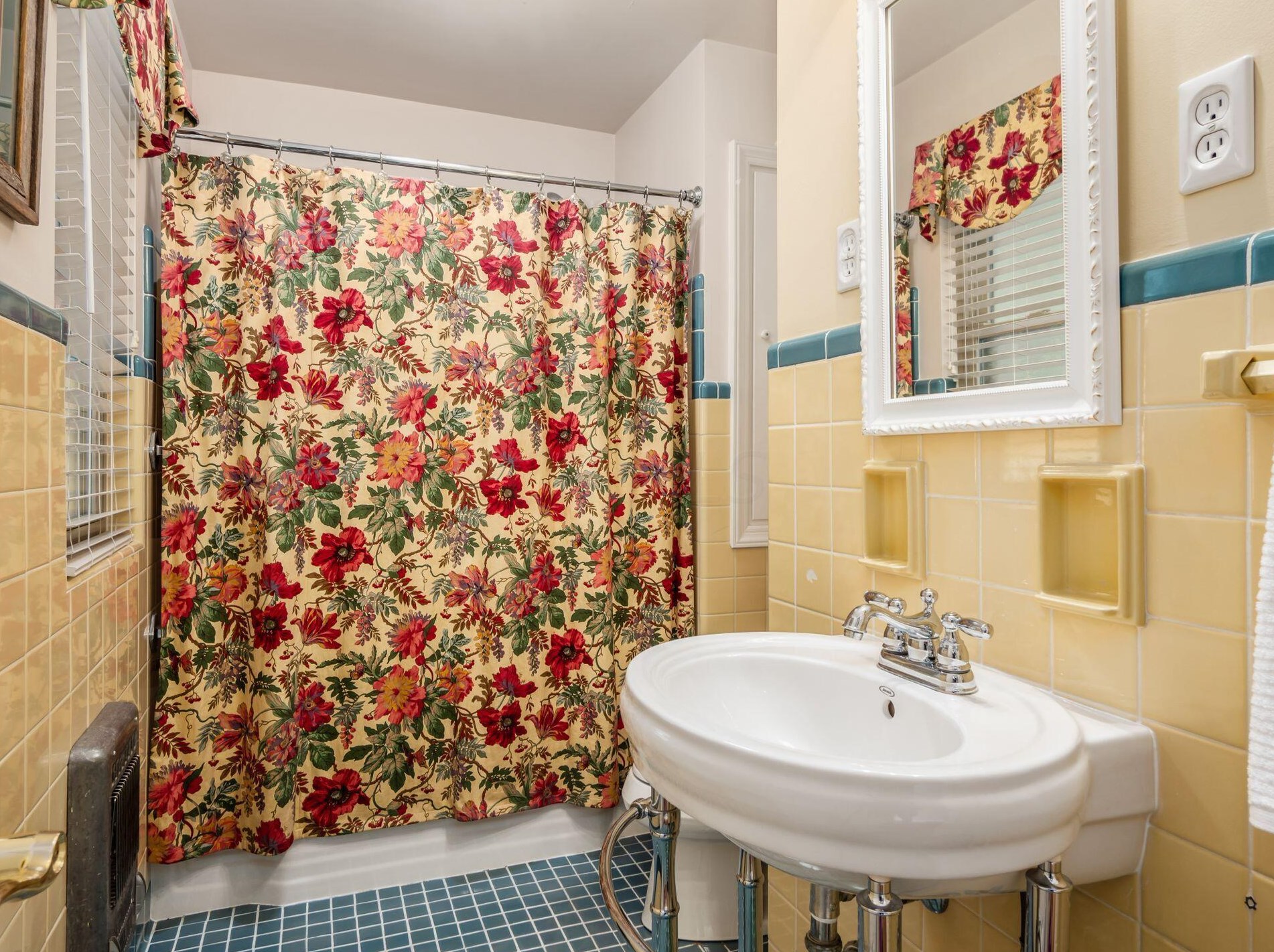 363 Kellner Rd, Columbus OH 43209-2266 exterior