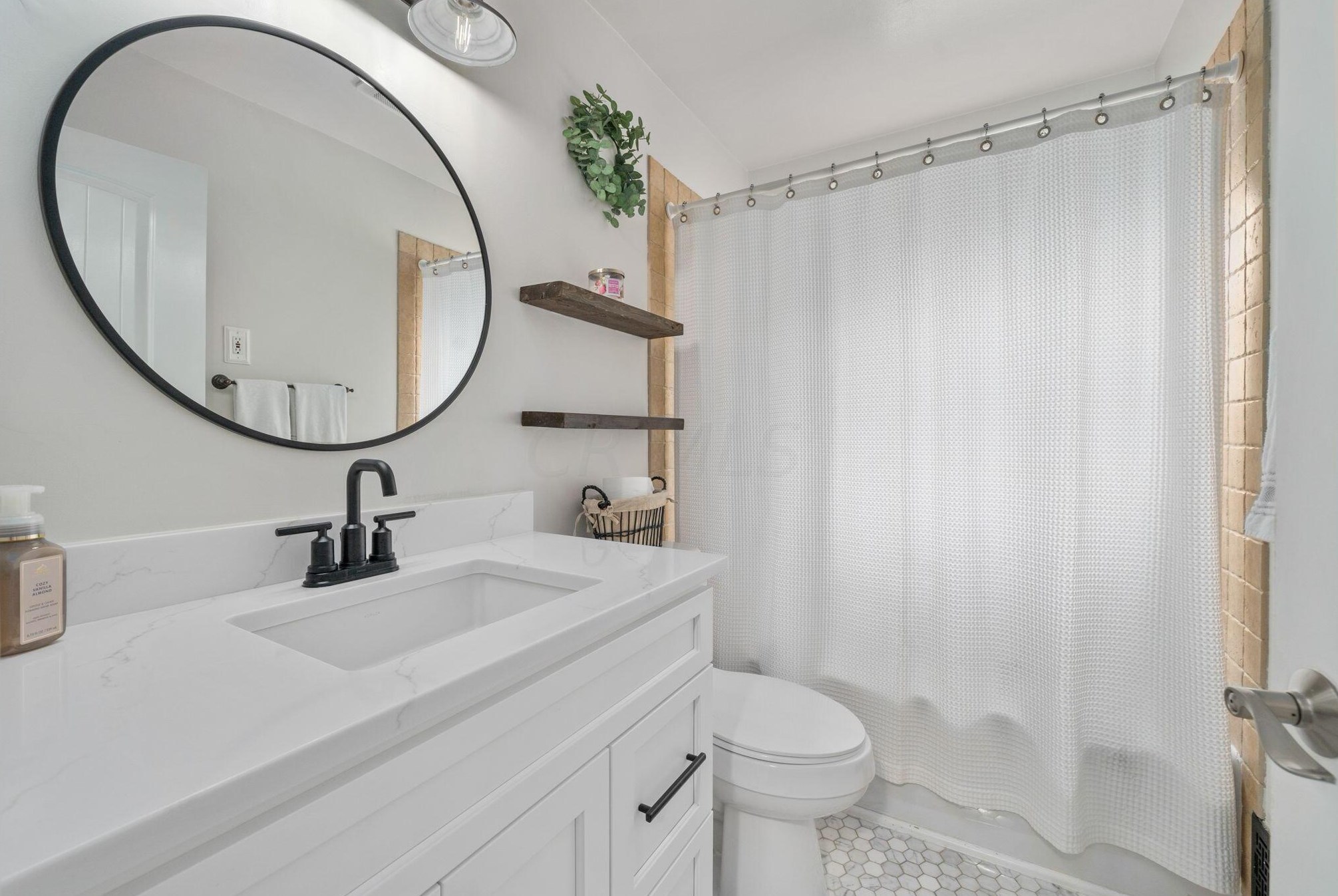 1994 Milden Rd, Columbus OH 43221-1939 exterior