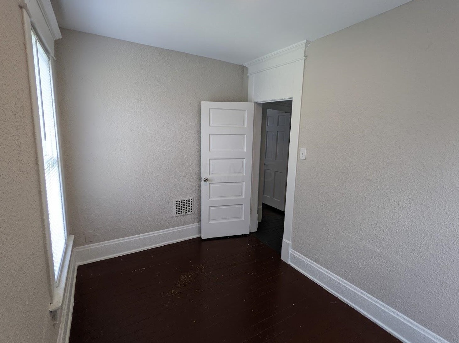 591 Gilbert St, Columbus OH 43205-2632 exterior